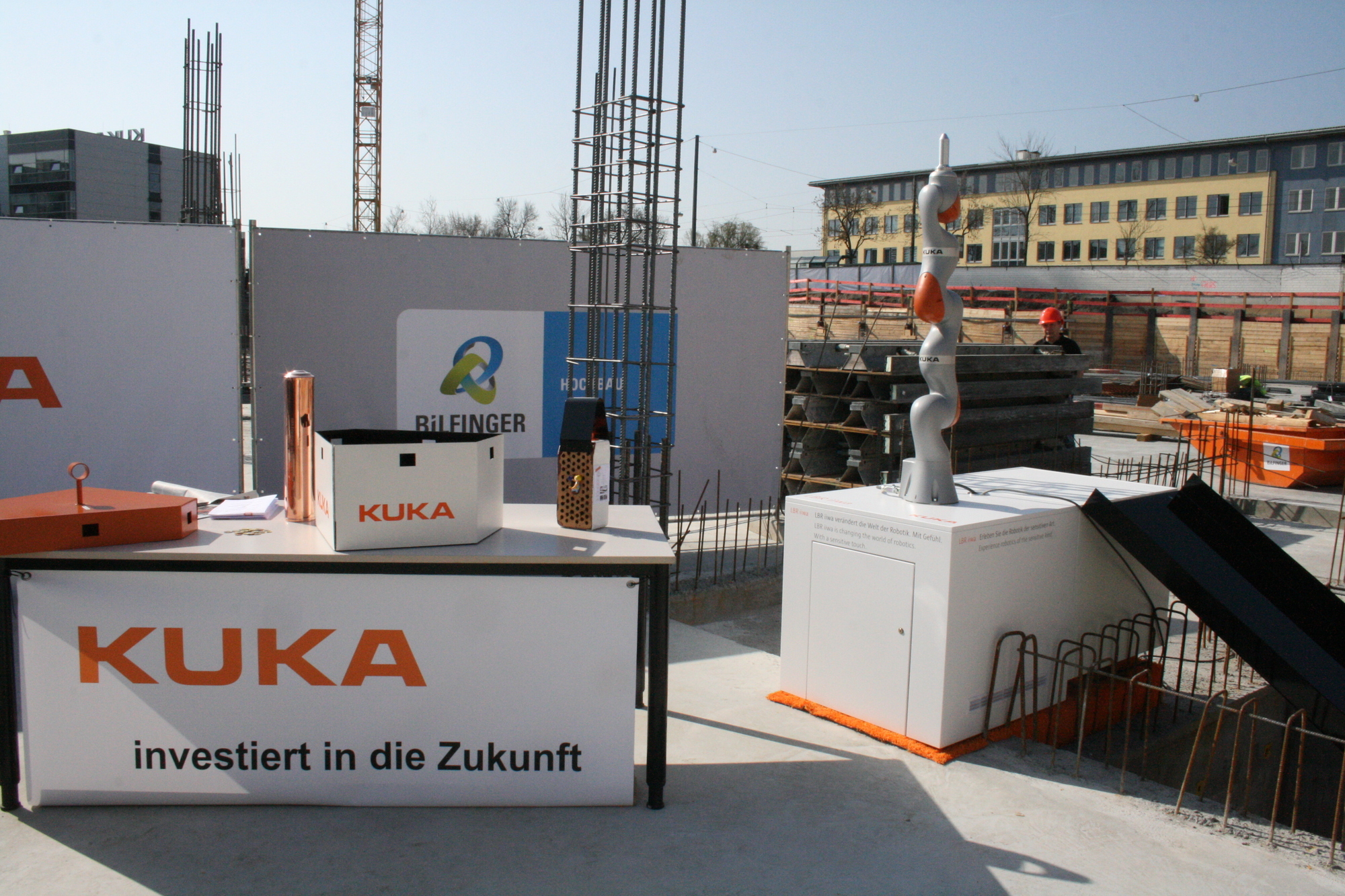 Grundsteinlegung des neuen Entwicklungs- und Technologienzentrums der KUKA AG. Foto: B4B SCHWABEN