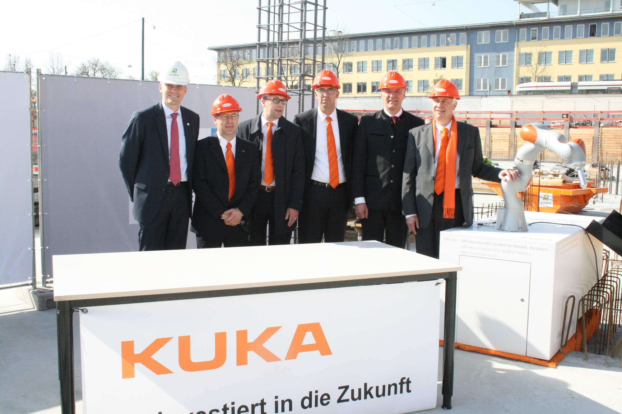 Grundsteinlegung des neuen Entwicklungs- und Technologienzentrums der KUKA AG. Foto: B4B SCHWABEN