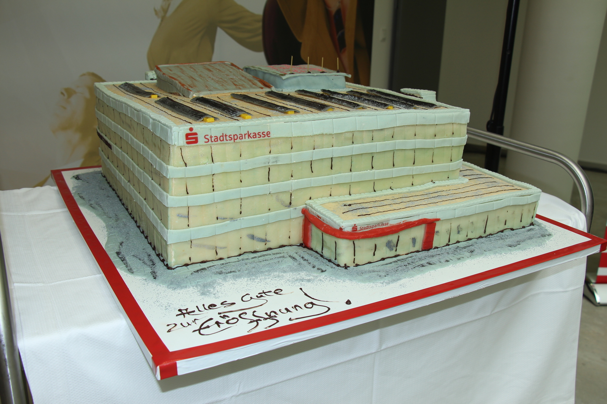Wiederöffnung der Stadtsparkasse in Friedberg