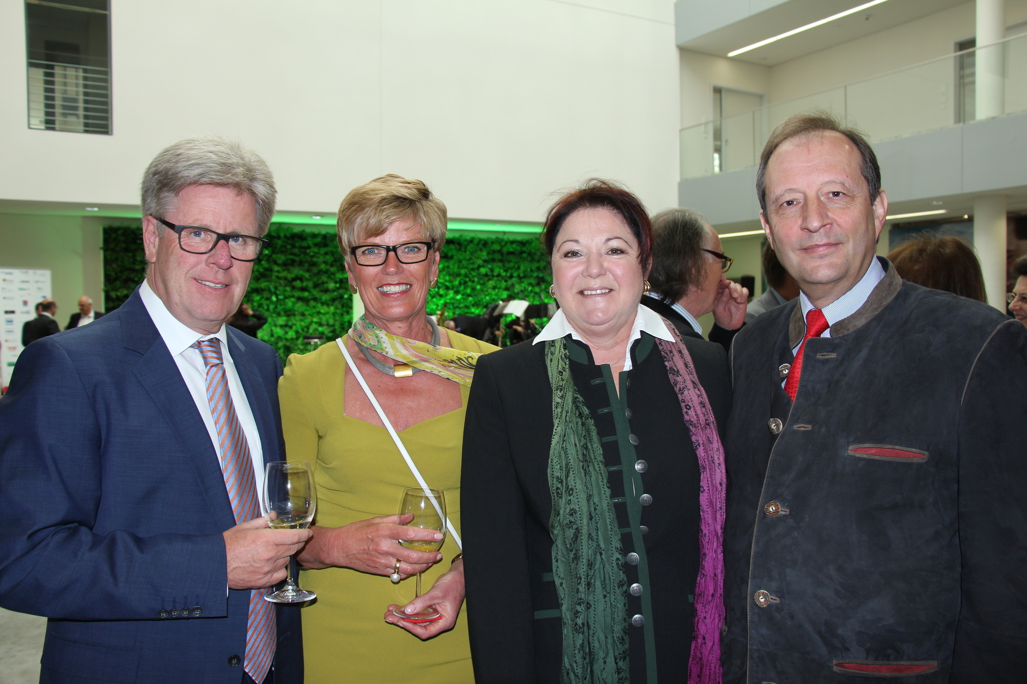 Wiederöffnung der Stadtsparkasse in Friedberg