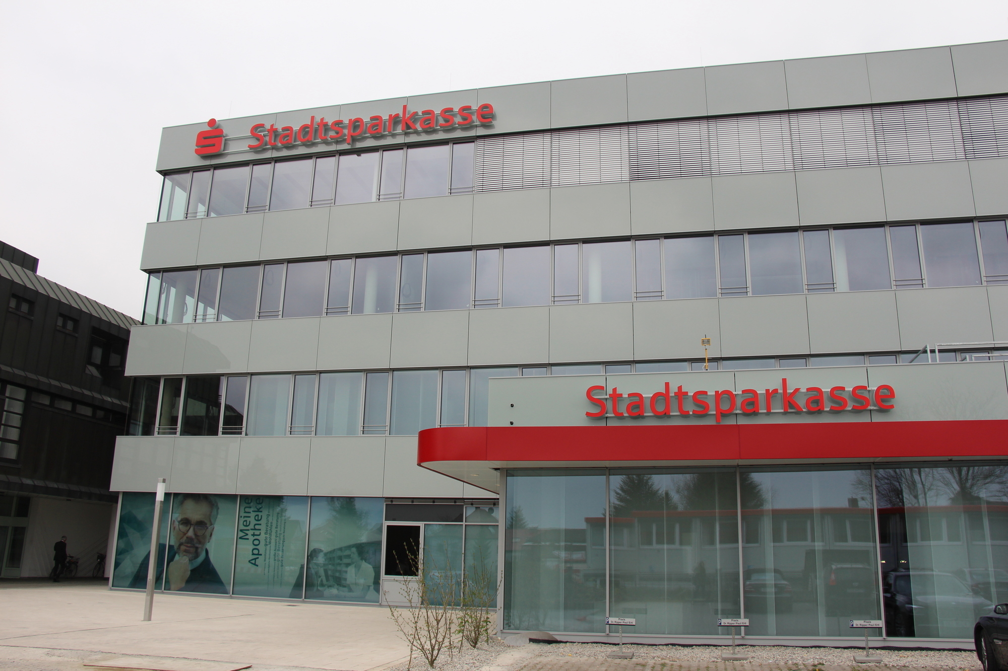 Wiederöffnung der Stadtsparkasse in Friedberg