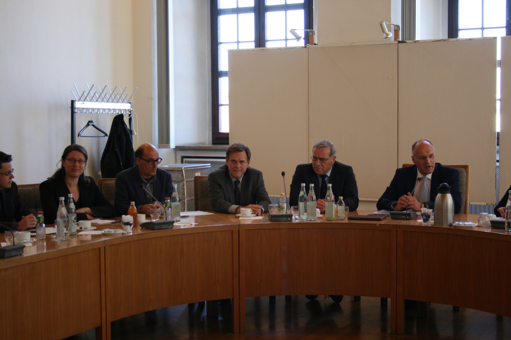 CSU, SPD und Grüne unterzeichnen den Koalitionsvertrag. Foto: B4B SCHWABEN