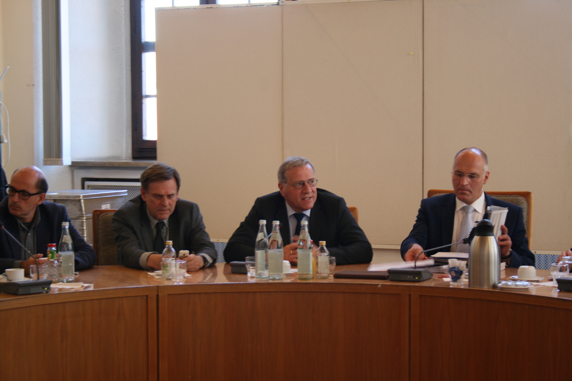 CSU, SPD und Grüne unterzeichnen den Koalitionsvertrag. Foto: B4B SCHWABEN