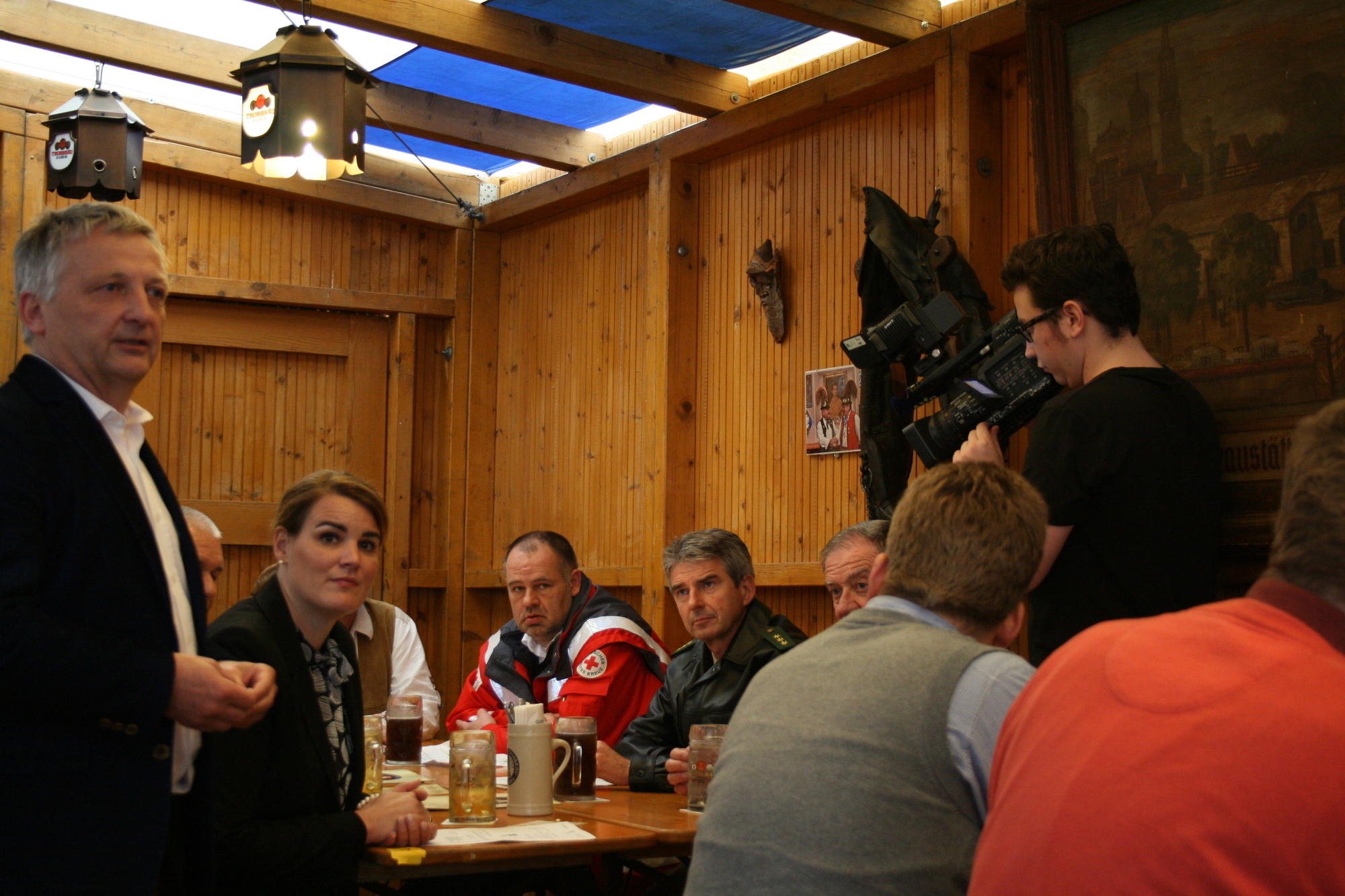 Positive Zwischenbilanz nach einer Woche Osterplärrer: Die Augsburger feiern ausgelassen und friedlich. Foto: B4B SCHWABEN