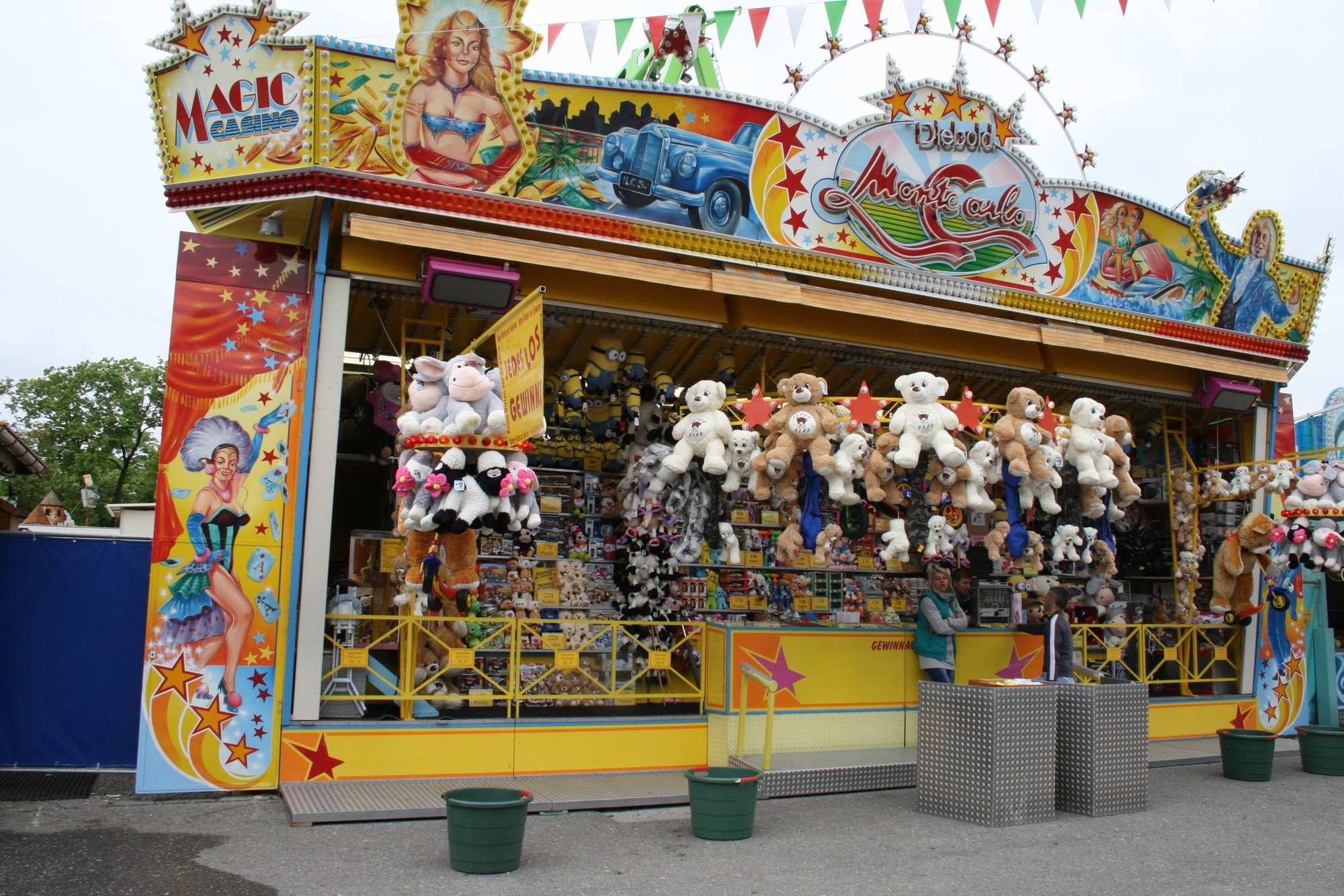 Positive Zwischenbilanz nach einer Woche Osterplärrer: Die Augsburger feiern ausgelassen und friedlich. Foto: B4B SCHWABEN
