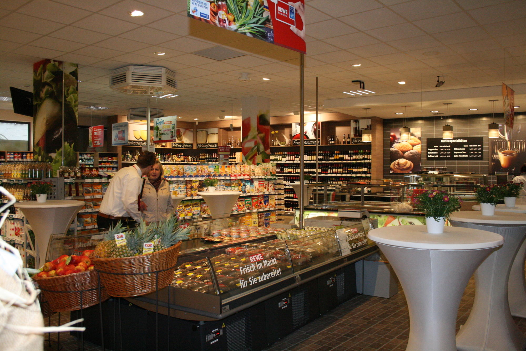 So sieht der neue REWE CITY in der Maxstraße von innen aus. Foto: B4B SCHWABEN