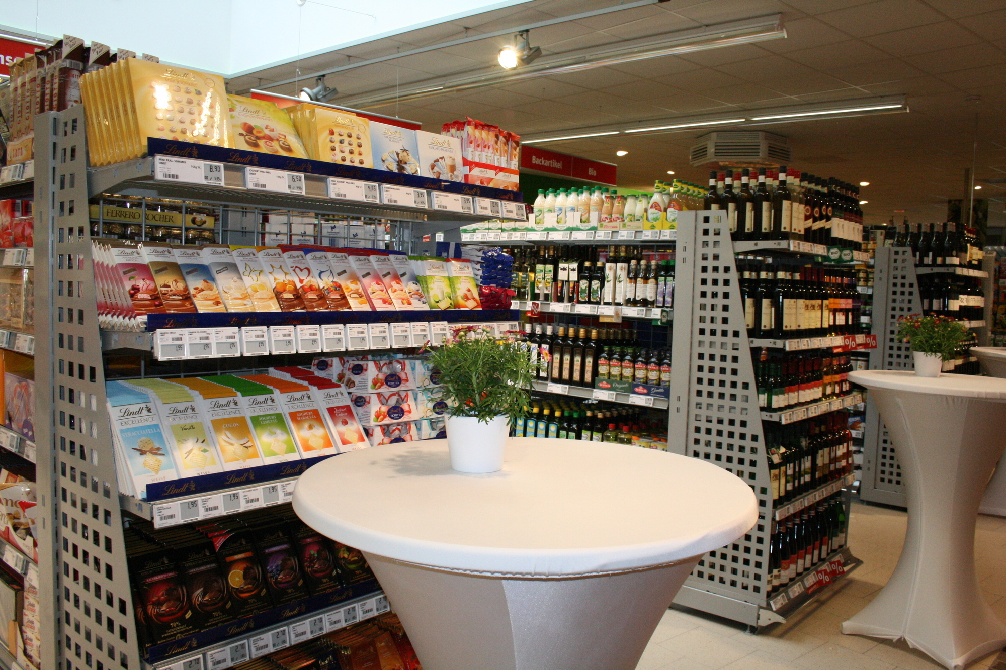 So sieht der neue REWE CITY in der Maxstraße von innen aus. Foto: B4B SCHWABEN