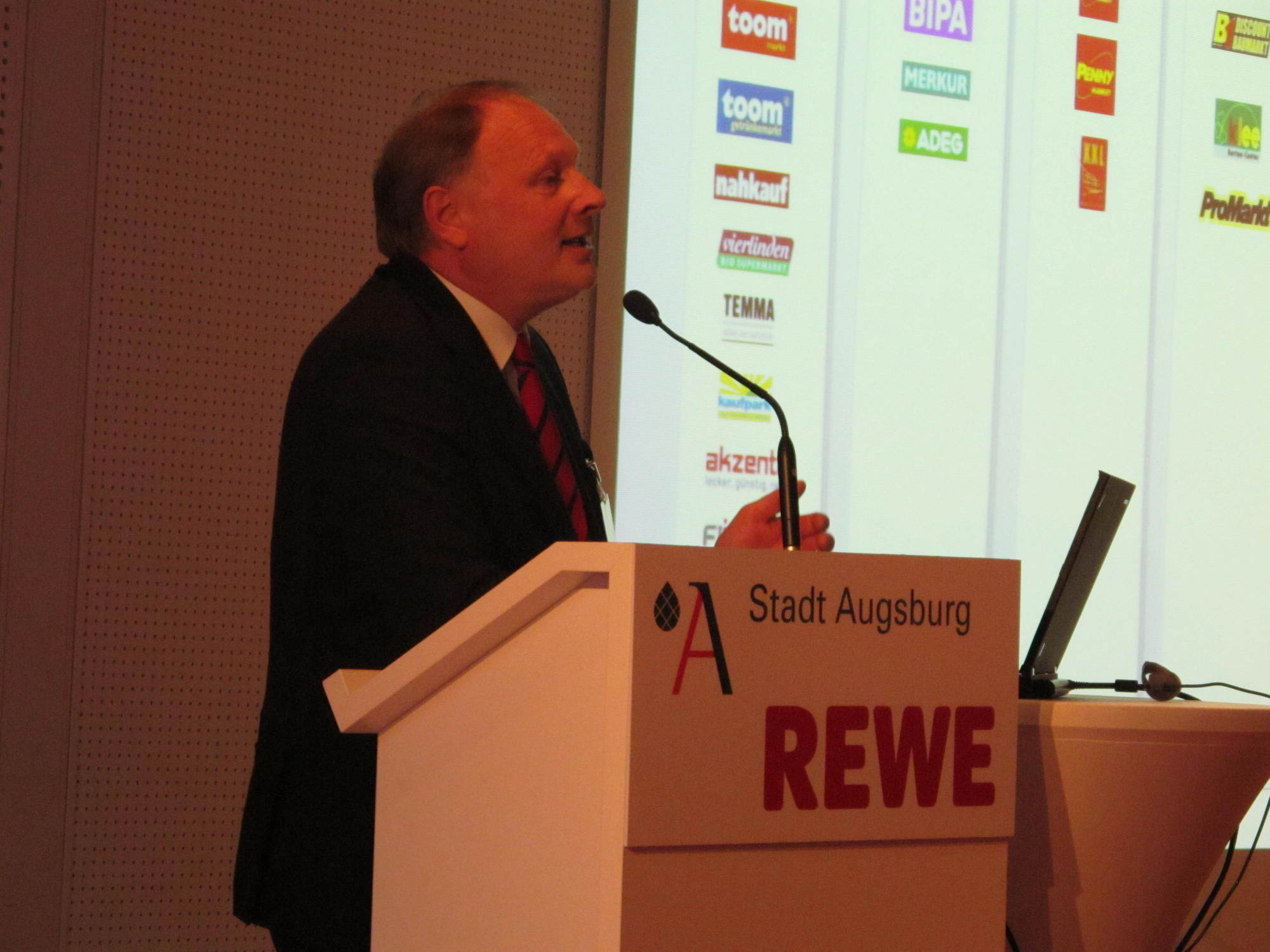 Die Stadt AUgsburg und die REWE GROUP informieren über die aktuelle Einzelhandelsentwicklung. Foto: B4B SCHWABEN / Anette Zoepf
