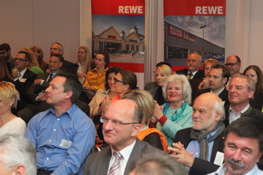 Die Stadt AUgsburg und die REWE GROUP informieren über die aktuelle Einzelhandelsentwicklung. Foto: B4B SCHWABEN / Anette Zoepf