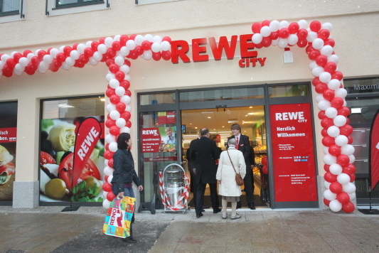 Die Stadt AUgsburg und die REWE GROUP informieren über die aktuelle Einzelhandelsentwicklung. Foto: B4B SCHWABEN / Anette Zoepf