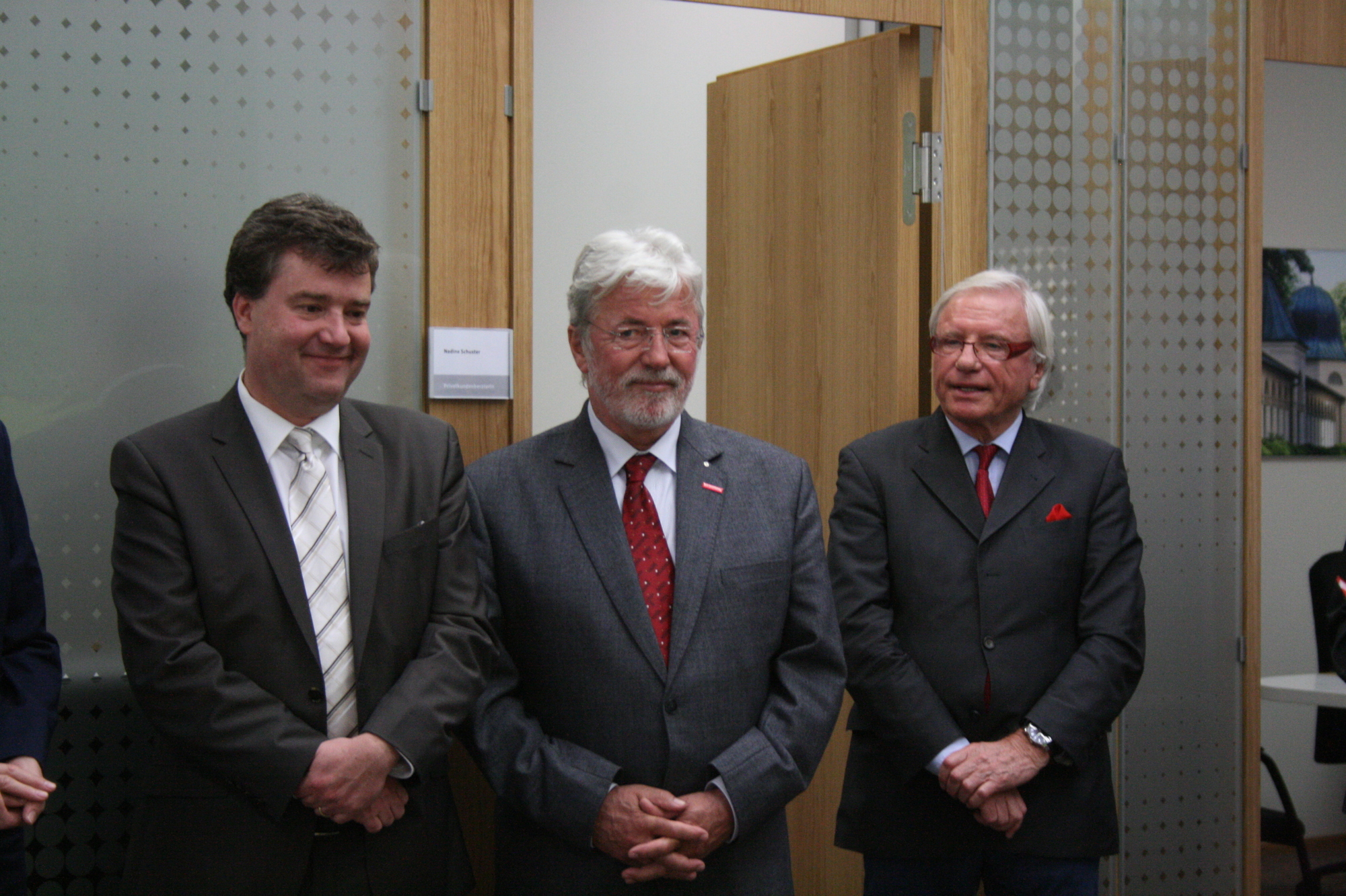 Die Stadtsparkasse Augsburg feierte gemeinsam mit vielen Gästen die Wiedereröffnung der Filiale in Göggingen. Foto: B4B SCHWABEN