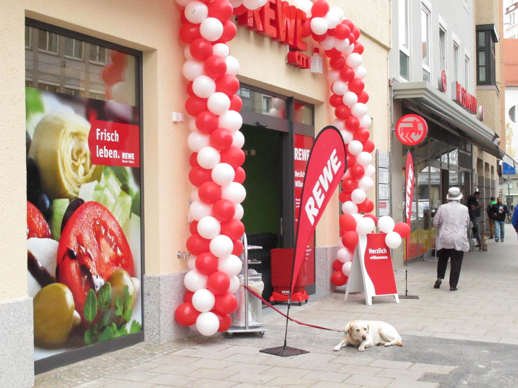 Der neue REWE CITY wird von den Kunden sehr gut angenommen. Foto: B4B SCHWABEN