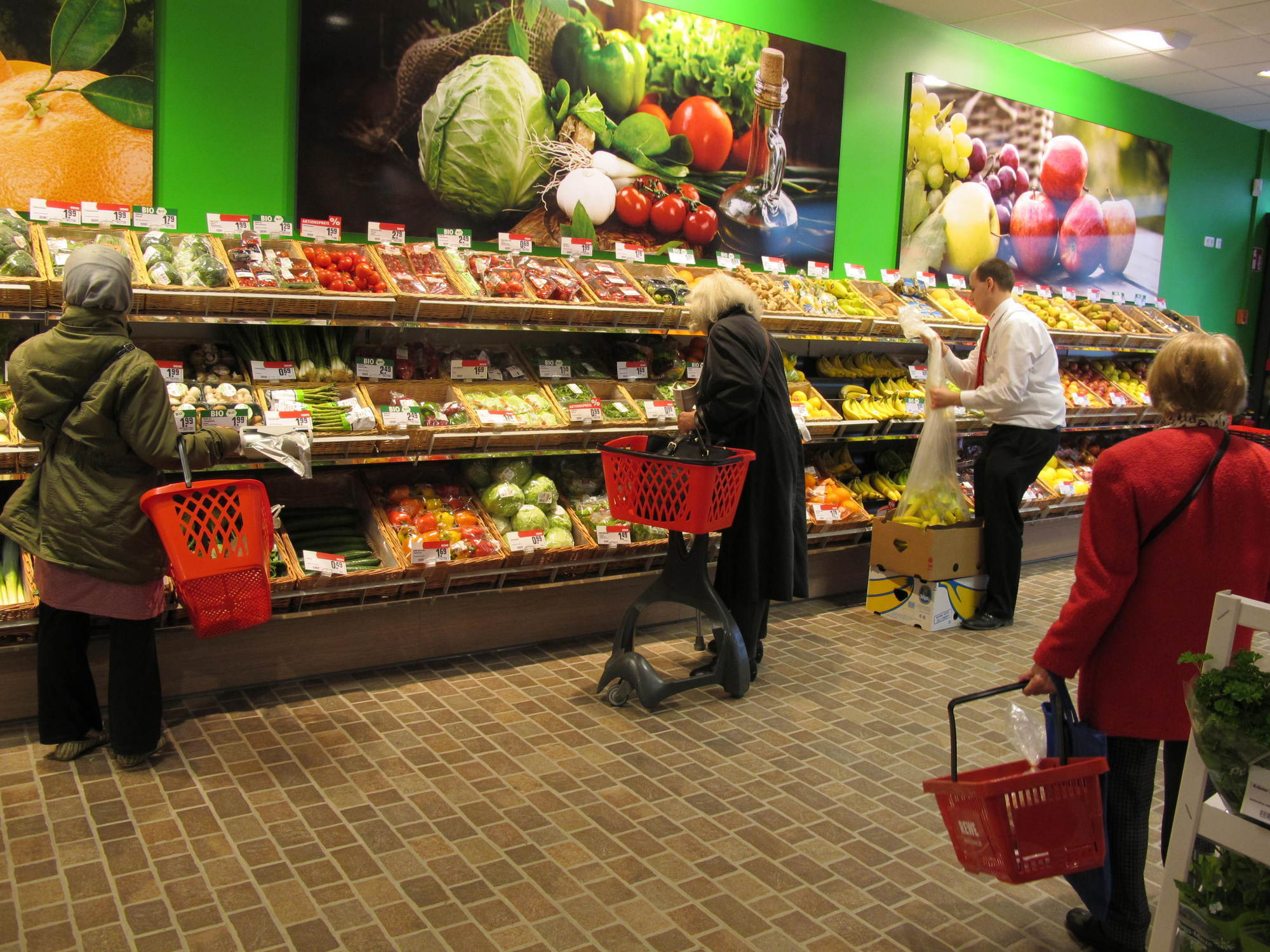 Der neue REWE CITY wird von den Kunden sehr gut angenommen. Foto: B4B SCHWABEN