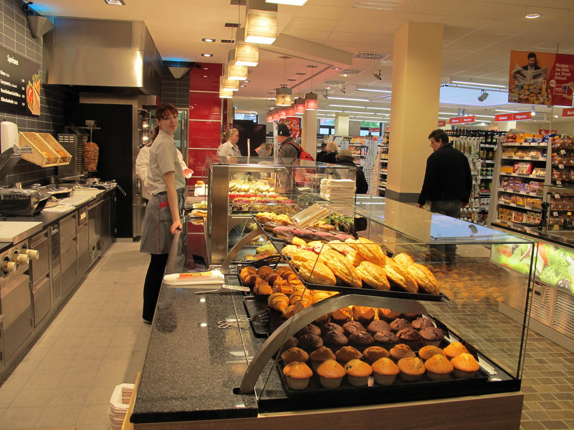 Der neue REWE CITY wird von den Kunden sehr gut angenommen. Foto: B4B SCHWABEN
