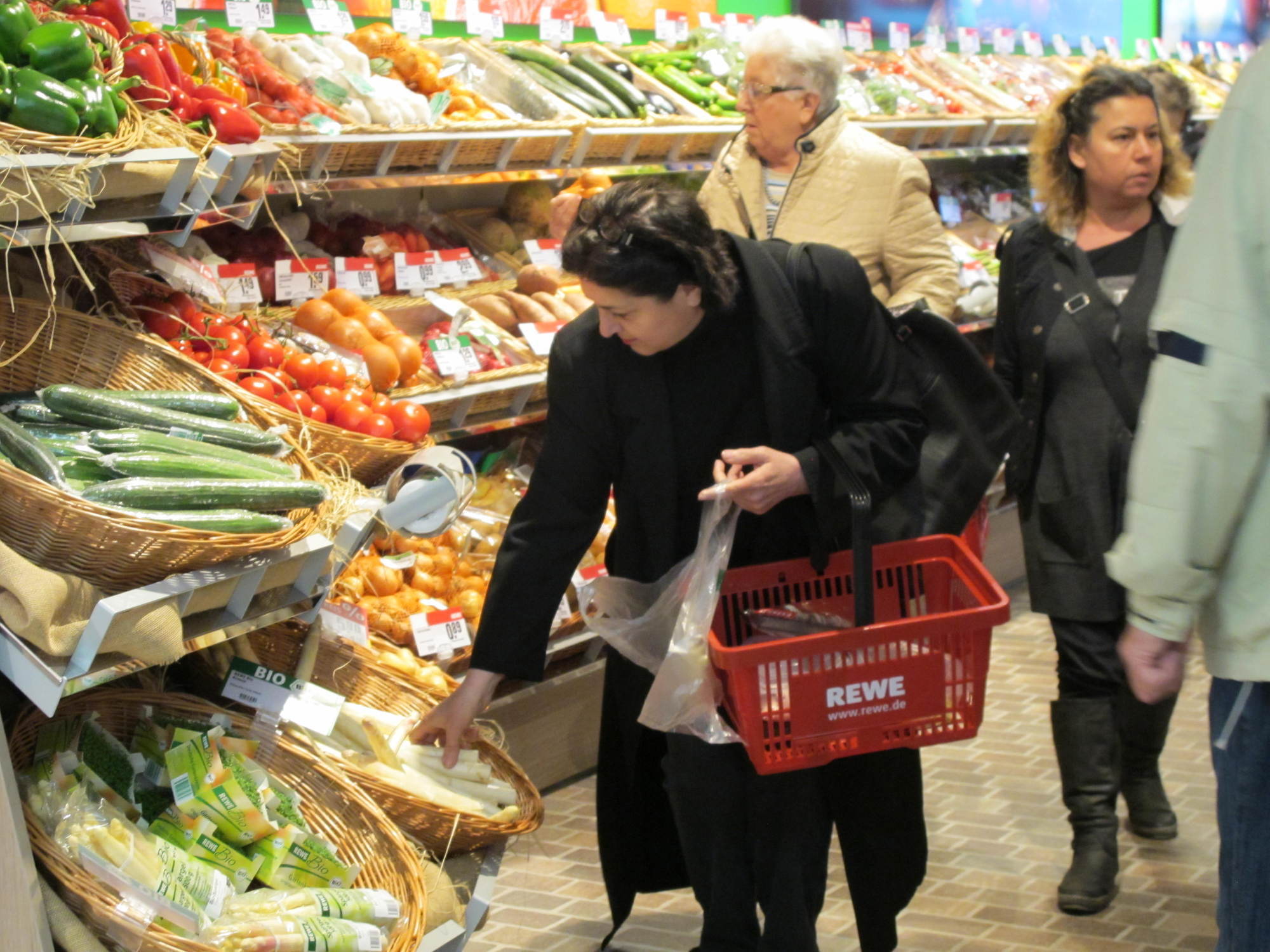 Der neue REWE CITY wird von den Kunden sehr gut angenommen. Foto: B4B SCHWABEN