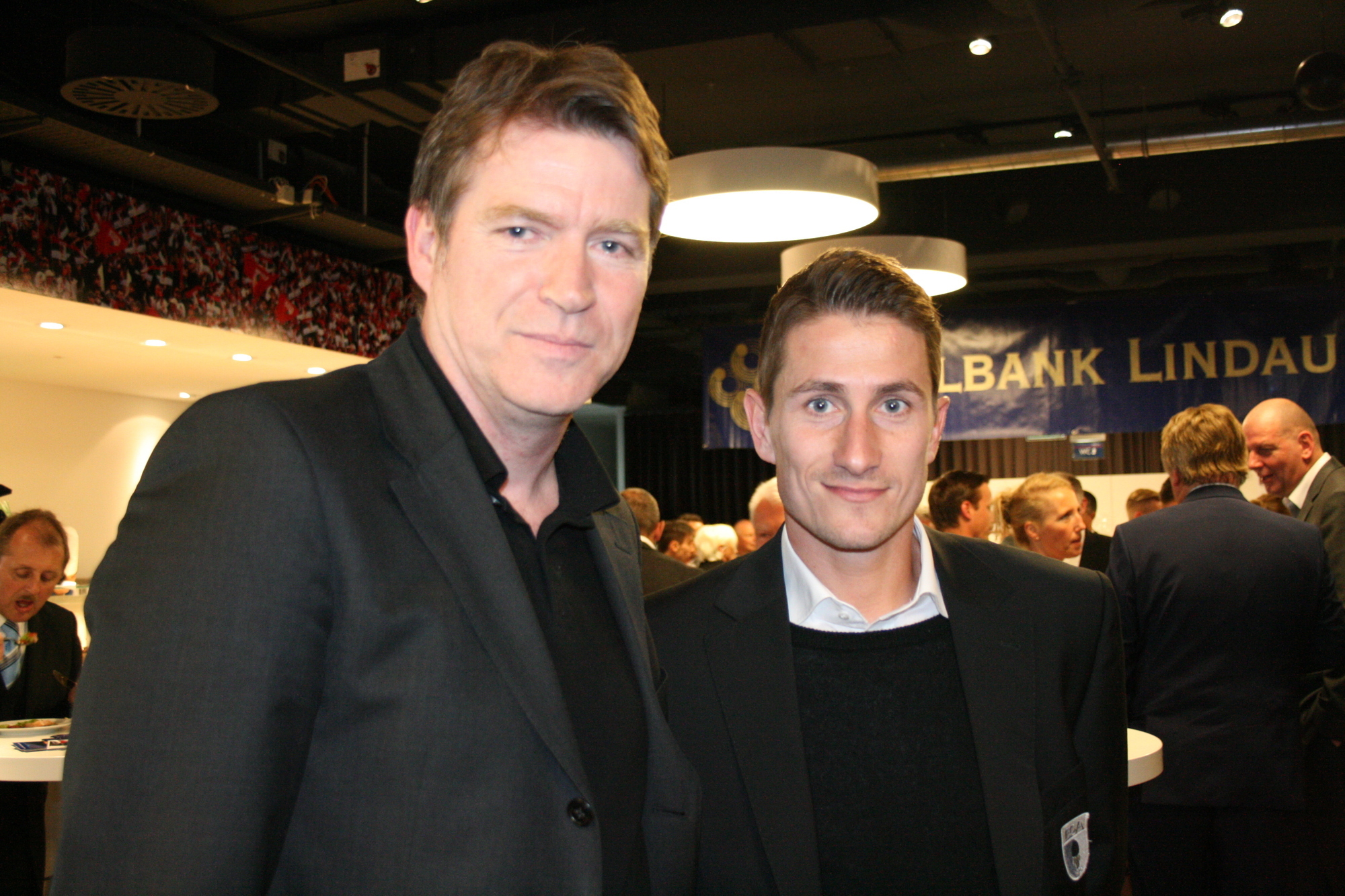 Die Spieler des FC Augsburg trafen sich mit Freunden und Sponsoren bei der Casino Night in der SGL arena. Foto: B4B SCHWABEN