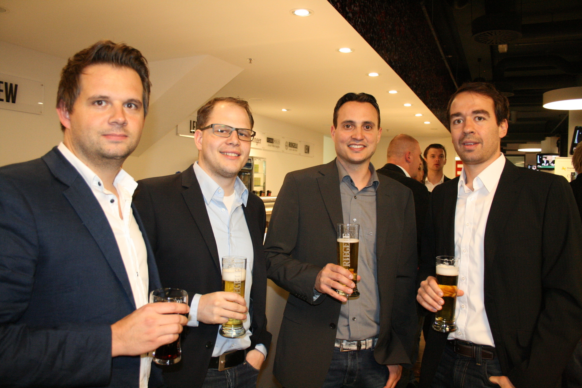 Die Spieler des FC Augsburg trafen sich mit Freunden und Sponsoren bei der Casino Night in der SGL arena. Foto: B4B SCHWABEN