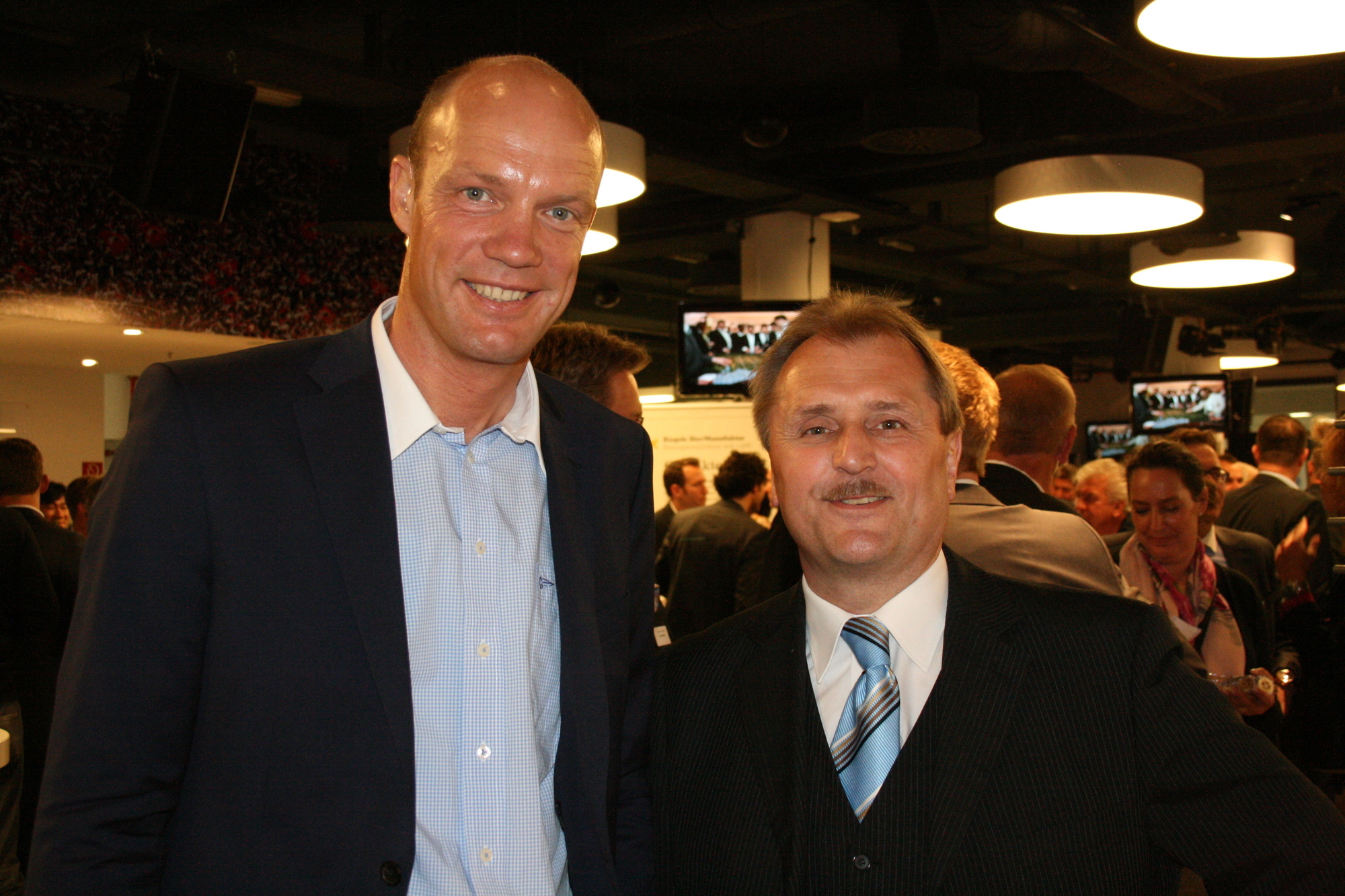 Die Spieler des FC Augsburg trafen sich mit Freunden und Sponsoren bei der Casino Night in der SGL arena. Foto: B4B SCHWABEN