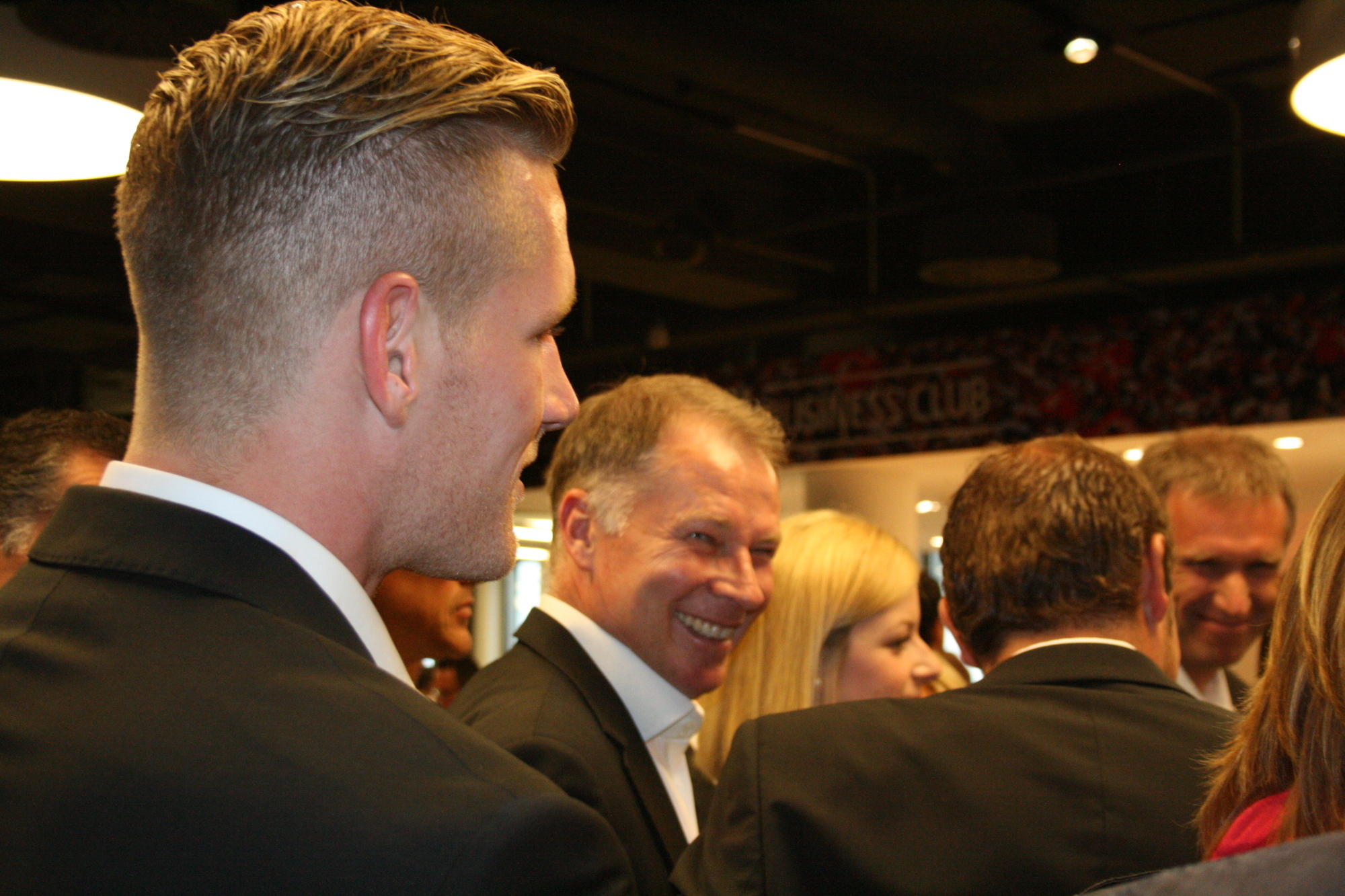 Die Spieler des FC Augsburg trafen sich mit Freunden und Sponsoren bei der Casino Night in der SGL arena. Foto: B4B SCHWABEN