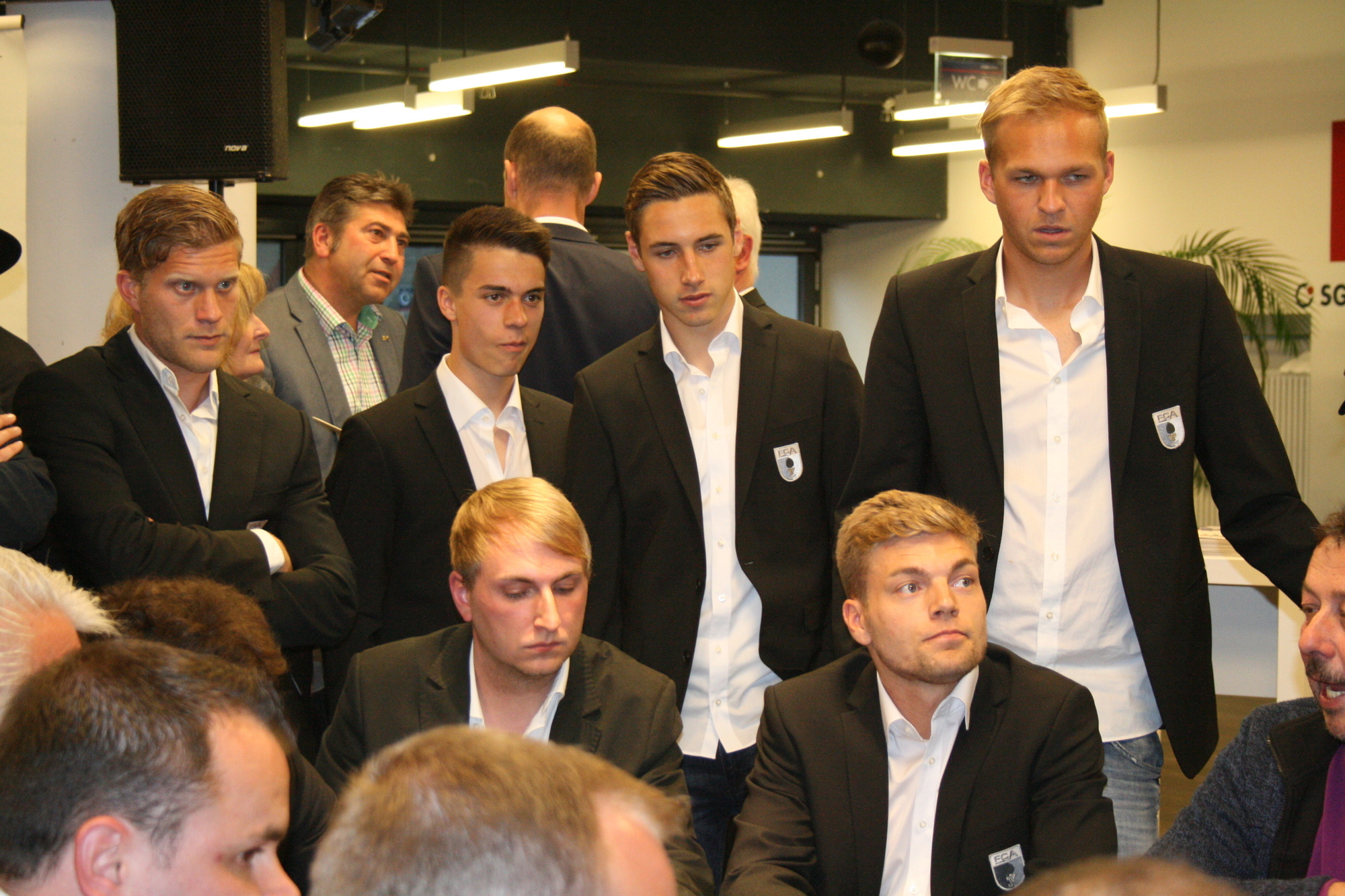 Die Spieler des FC Augsburg trafen sich mit Freunden und Sponsoren bei der Casino Night in der SGL arena. Foto: B4B SCHWABEN