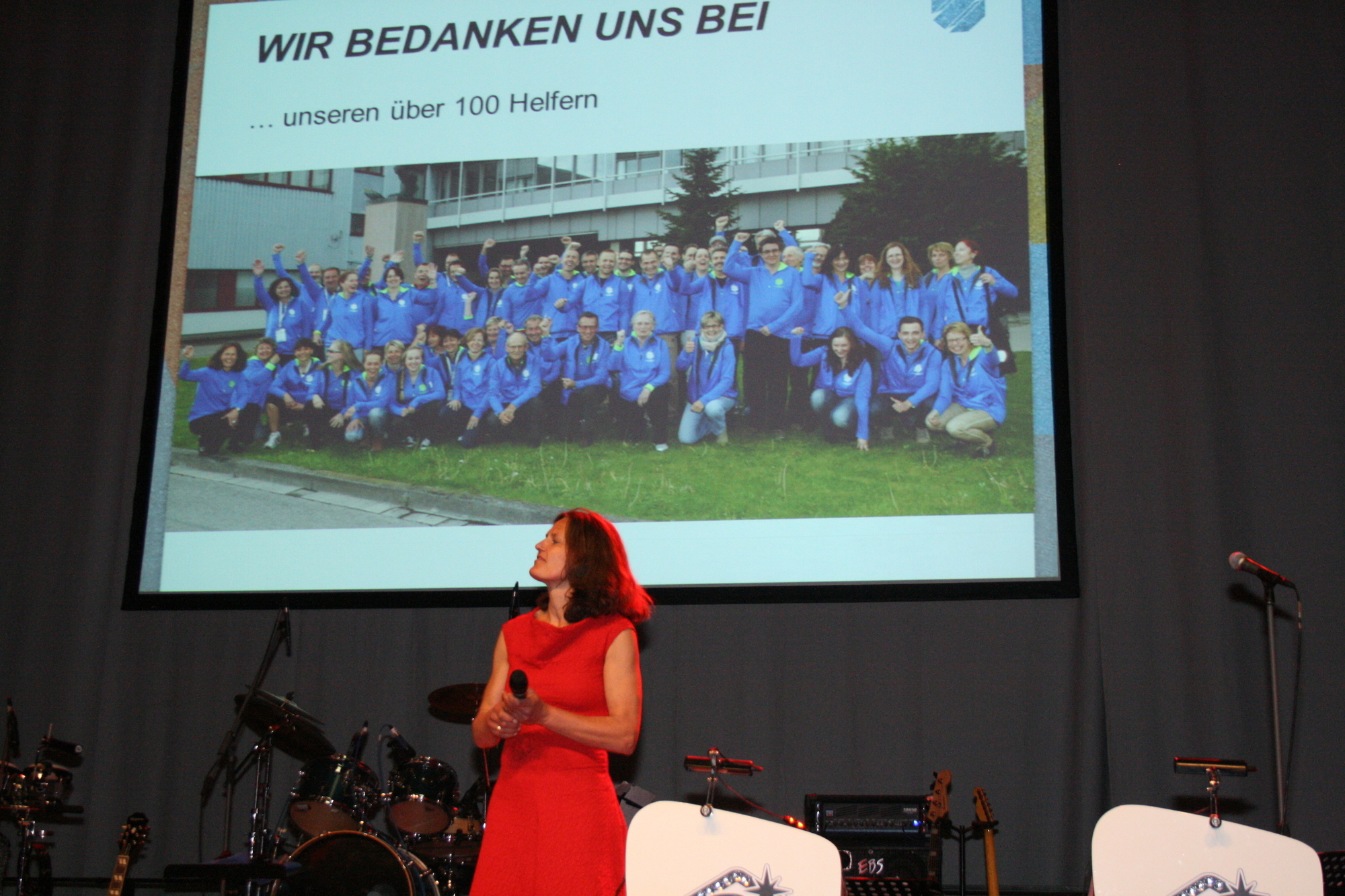 Auf der Party feierten die Läufer ausgelassen mit ihren Fans und den Veranstaltern. Foto: B4B SCHWABEN