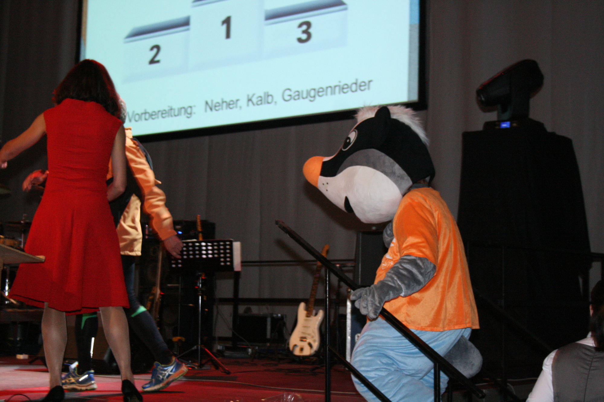 Auf der Party feierten die Läufer ausgelassen mit ihren Fans und den Veranstaltern. Foto: B4B SCHWABEN