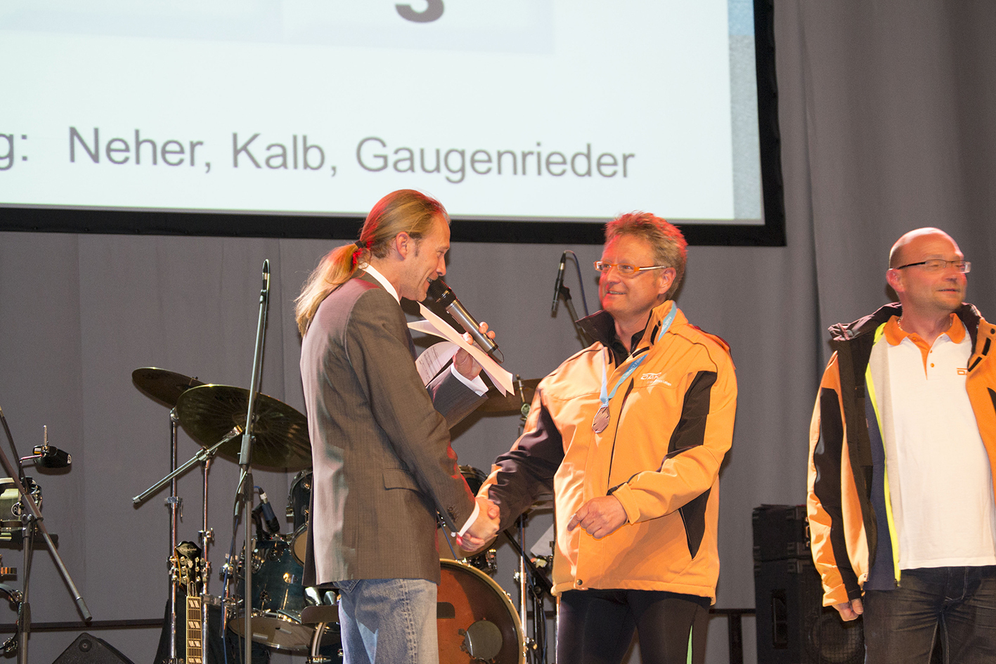 3. M-net Firmenlauf: Die Siegerehrung. Fotos: B4B SCHWABEN__MG_4
