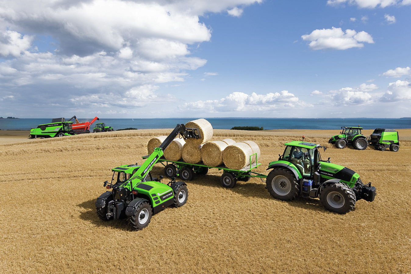 Das Deutz-Fahr Fullline-Programm 2013 – Traktoren, Mähdrescher, Teleskoplader, Futtererntetechnik. Foto: SAME DEUTZ-FAHR