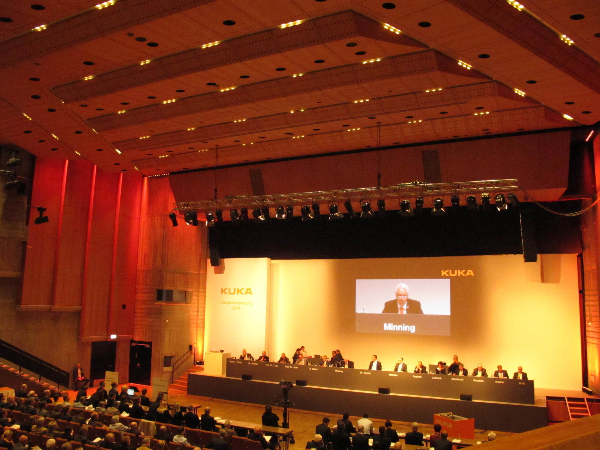 Rund 600 Aktionäre fanden sich zur KUKA-Hauptversammlung ins Kongresszentrum Augsburg ein. Foto: B4B SCHWABEN
