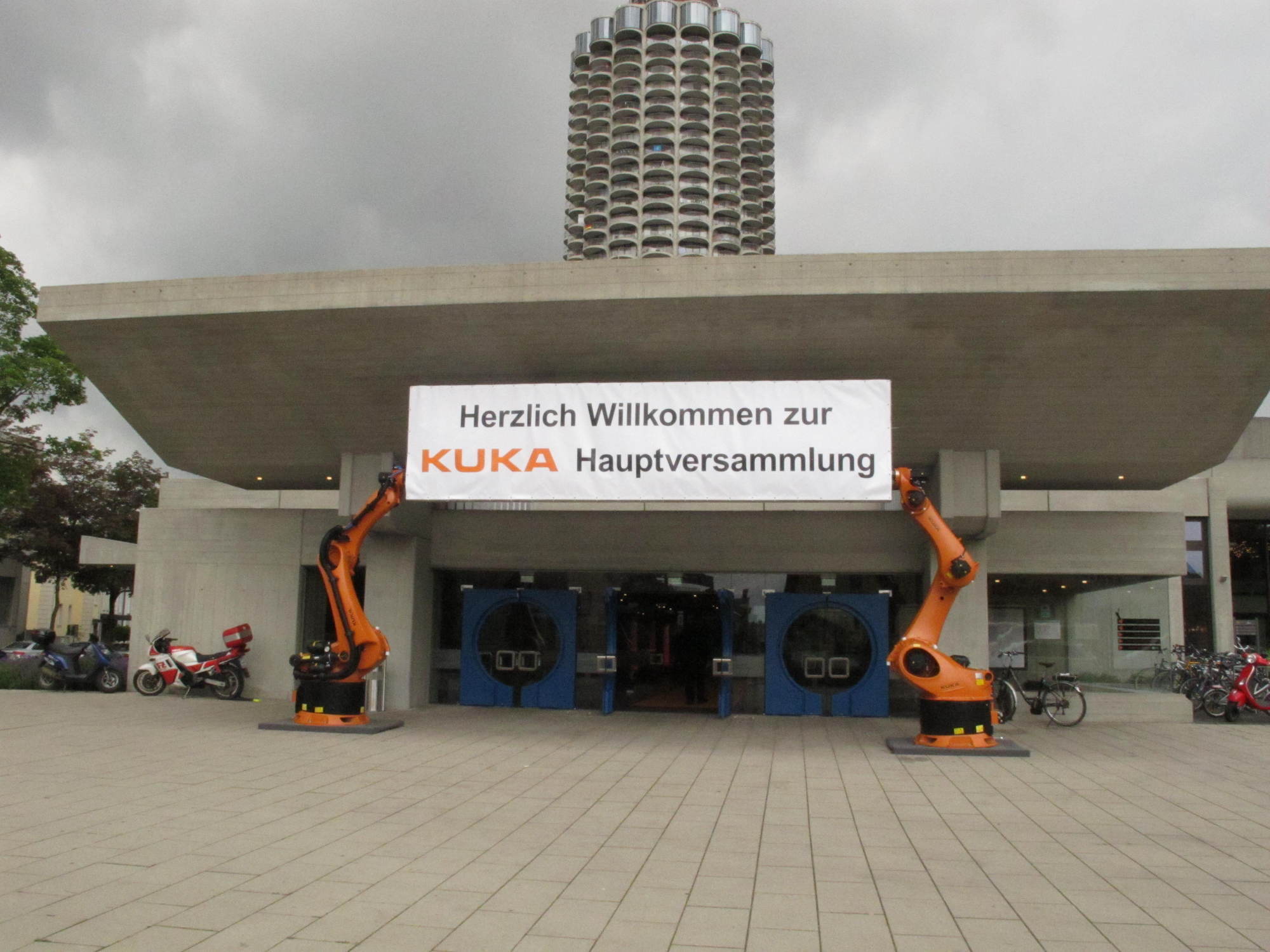 Rund 600 Aktionäre fanden sich zur KUKA-Hauptversammlung ins Kongresszentrum Augsburg ein. Foto: B4B SCHWABEN