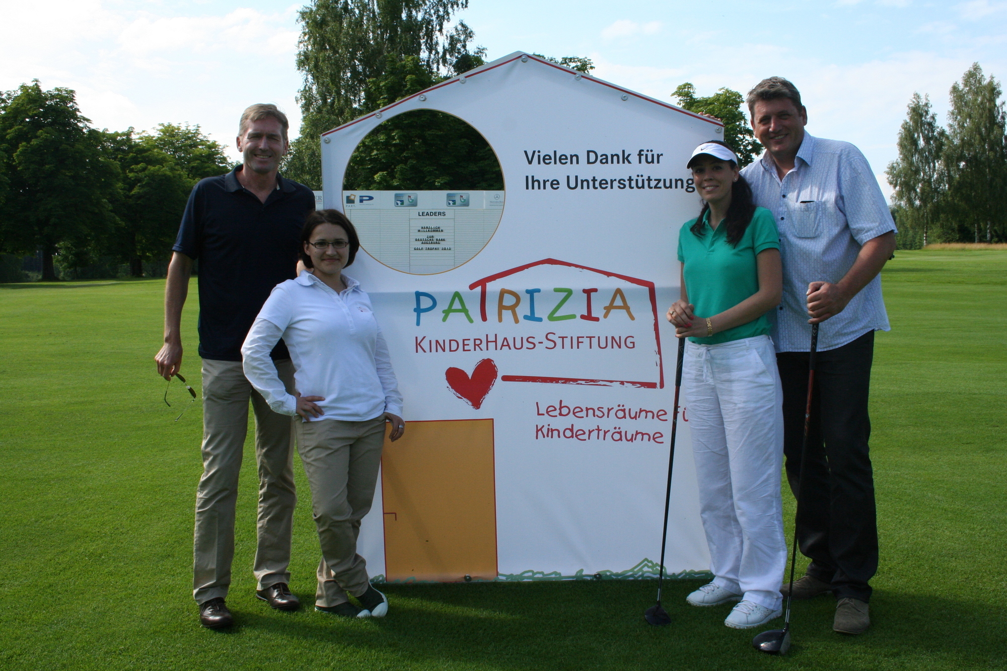 Gemeinsam golfen für Kamerun