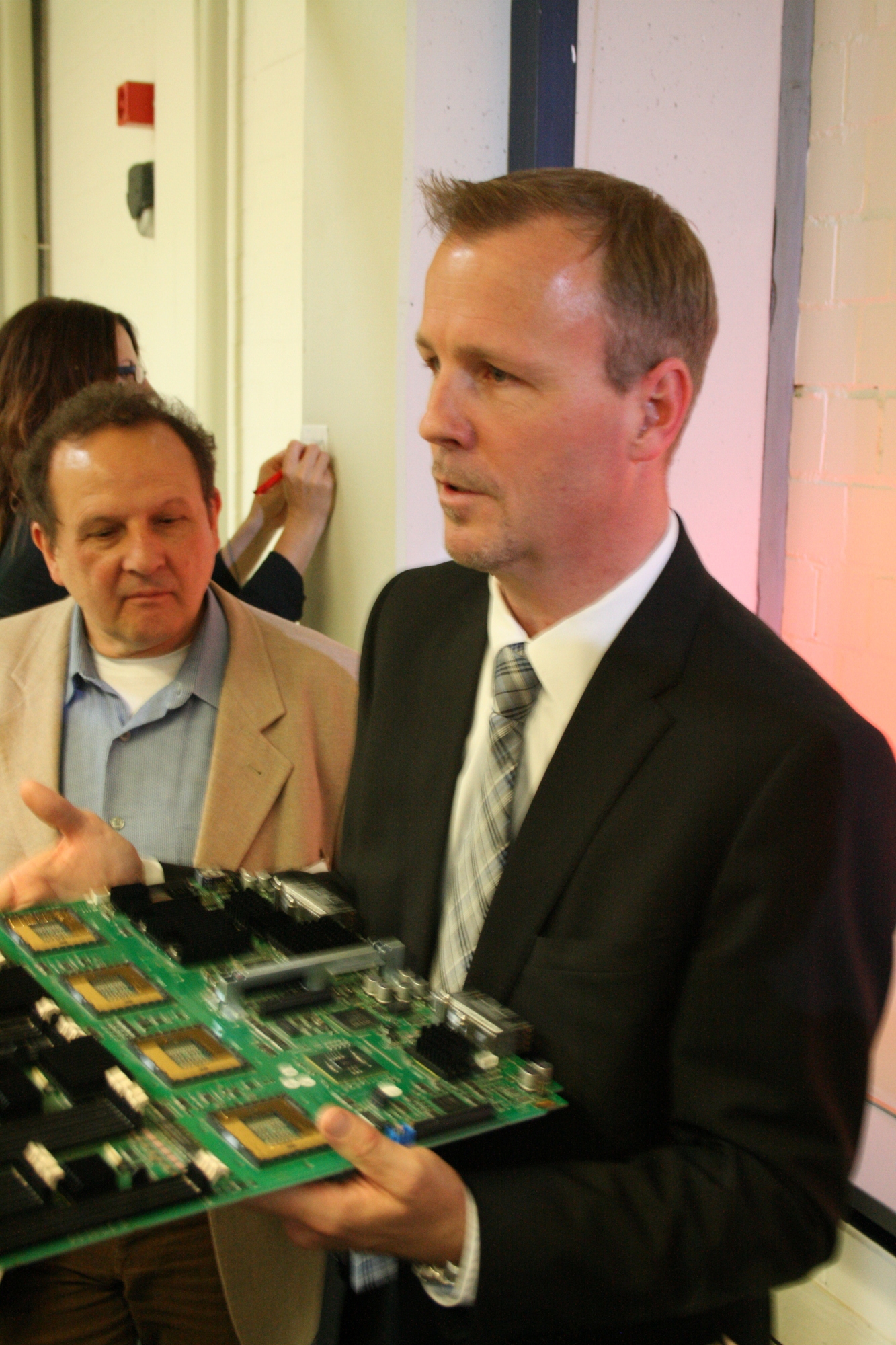 Fujitsu zeigt seine einzige PC-Fertigung, die es in Deutschland noch gibt. Foto: B4B SCHWABEN