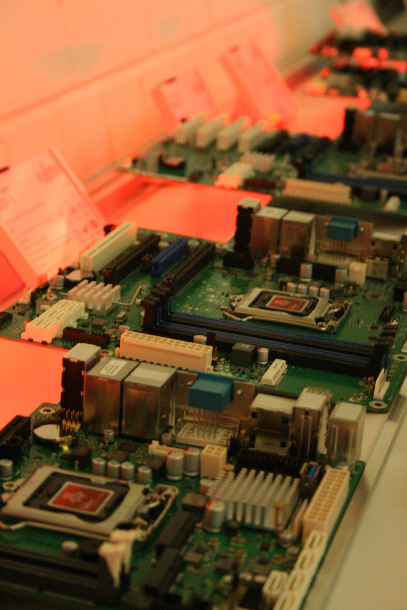 Fujitsu zeigt seine einzige PC-Fertigung, die es in Deutschland noch gibt. Foto: B4B SCHWABEN
