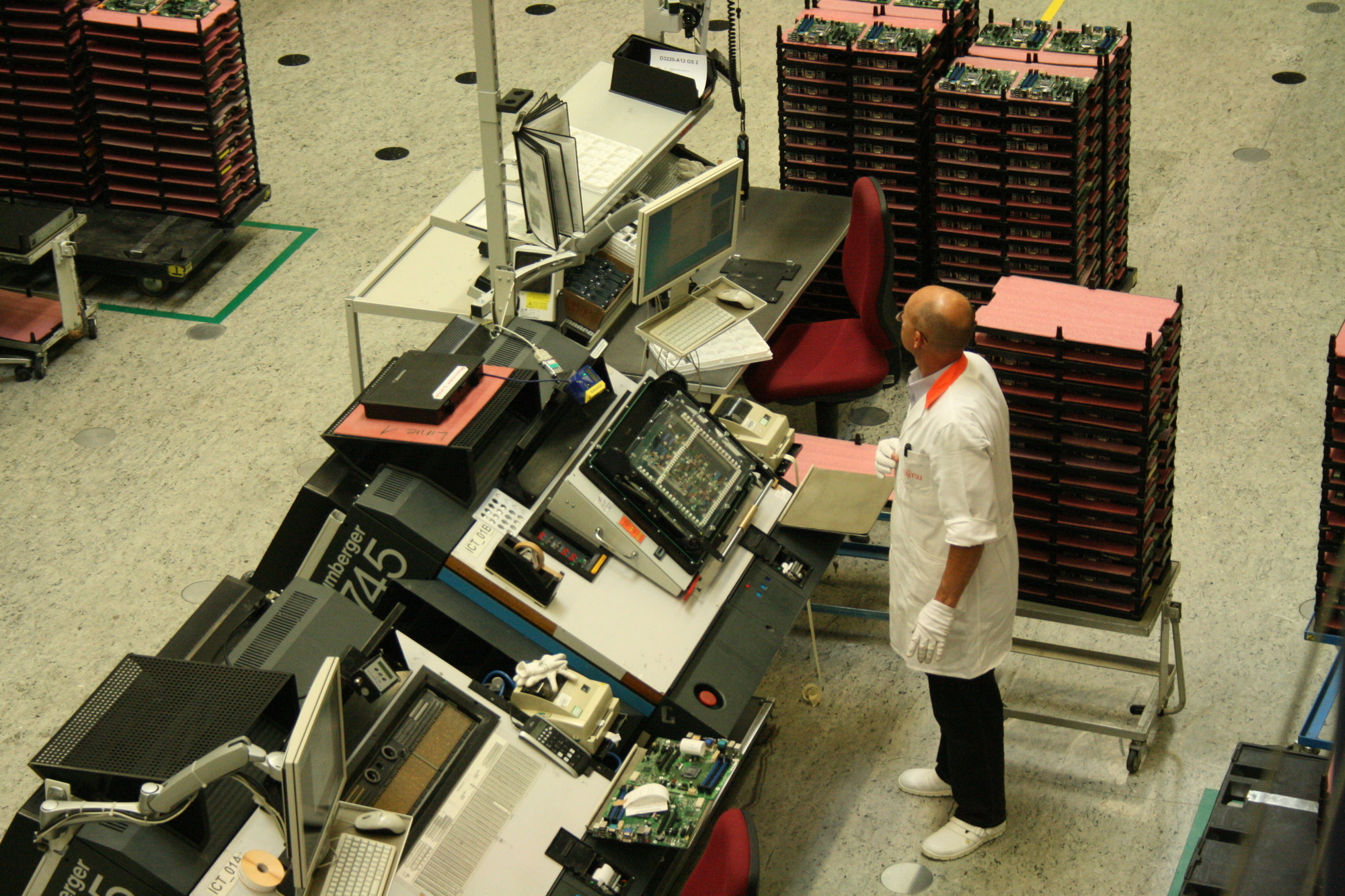 Fujitsu zeigt seine einzige PC-Fertigung, die es in Deutschland noch gibt. Foto: B4B SCHWABEN