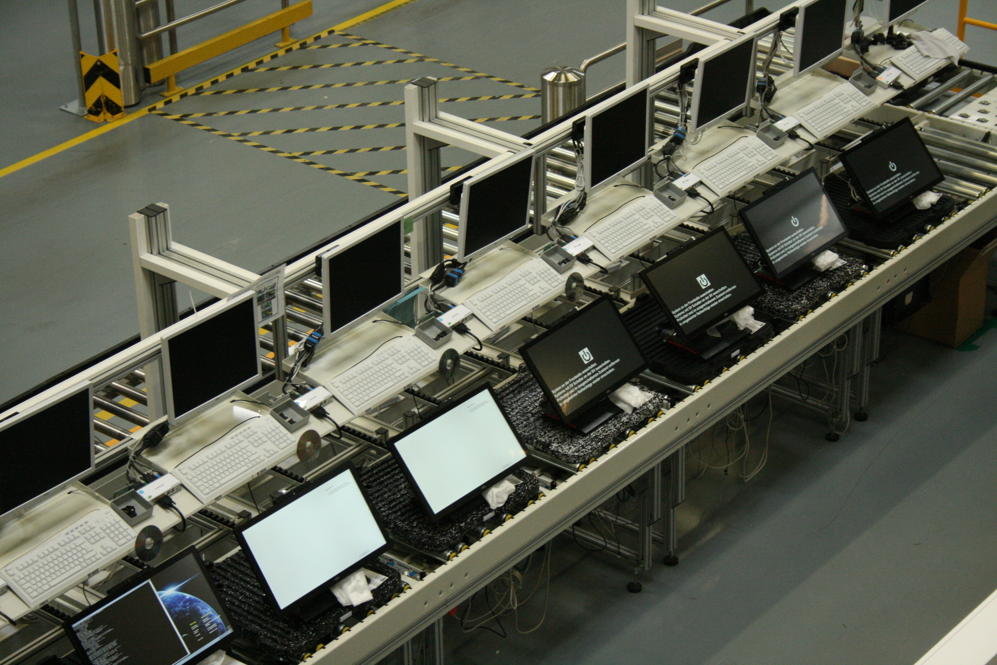 Fujitsu zeigt seine einzige PC-Fertigung, die es in Deutschland noch gibt. Foto: B4B SCHWABEN