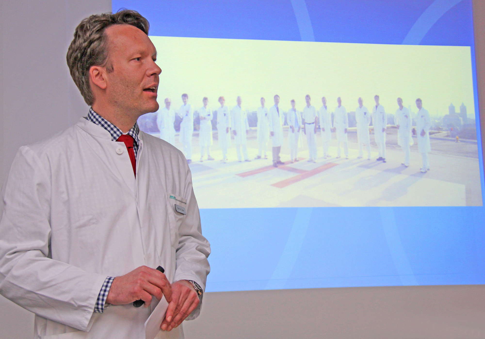Chefarzt Carsten Gutt (Klinikum Memmingen) ist wissenschaftlicher Leiter des Dreiländerkongresses. Foto:Häfele/KlinikumMemmingen