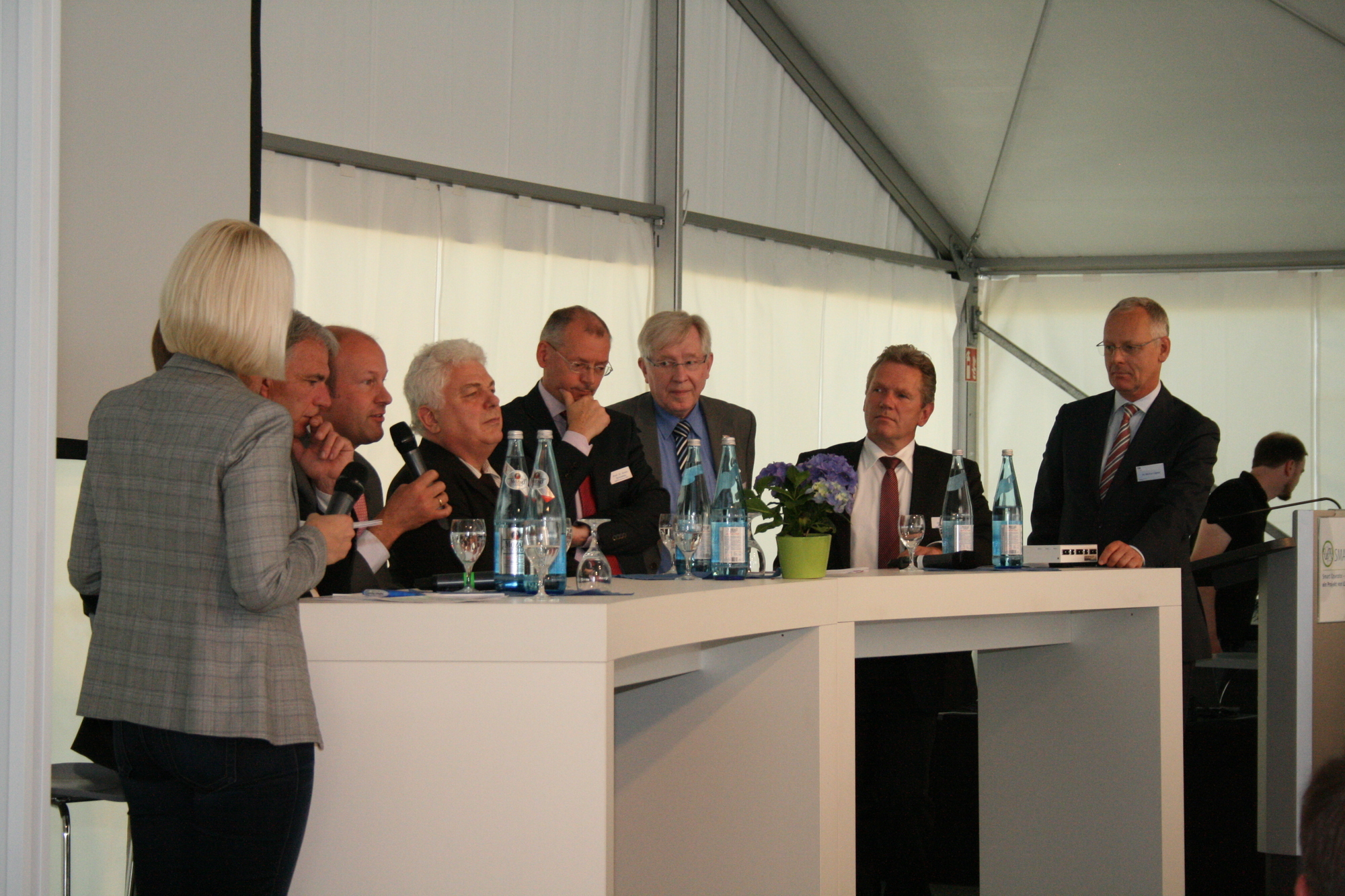 LEW und RWE drücken den Startknopf für eine neue intelligente Zukunft der Stromversorgung. Foto: B4B SCHWABEN