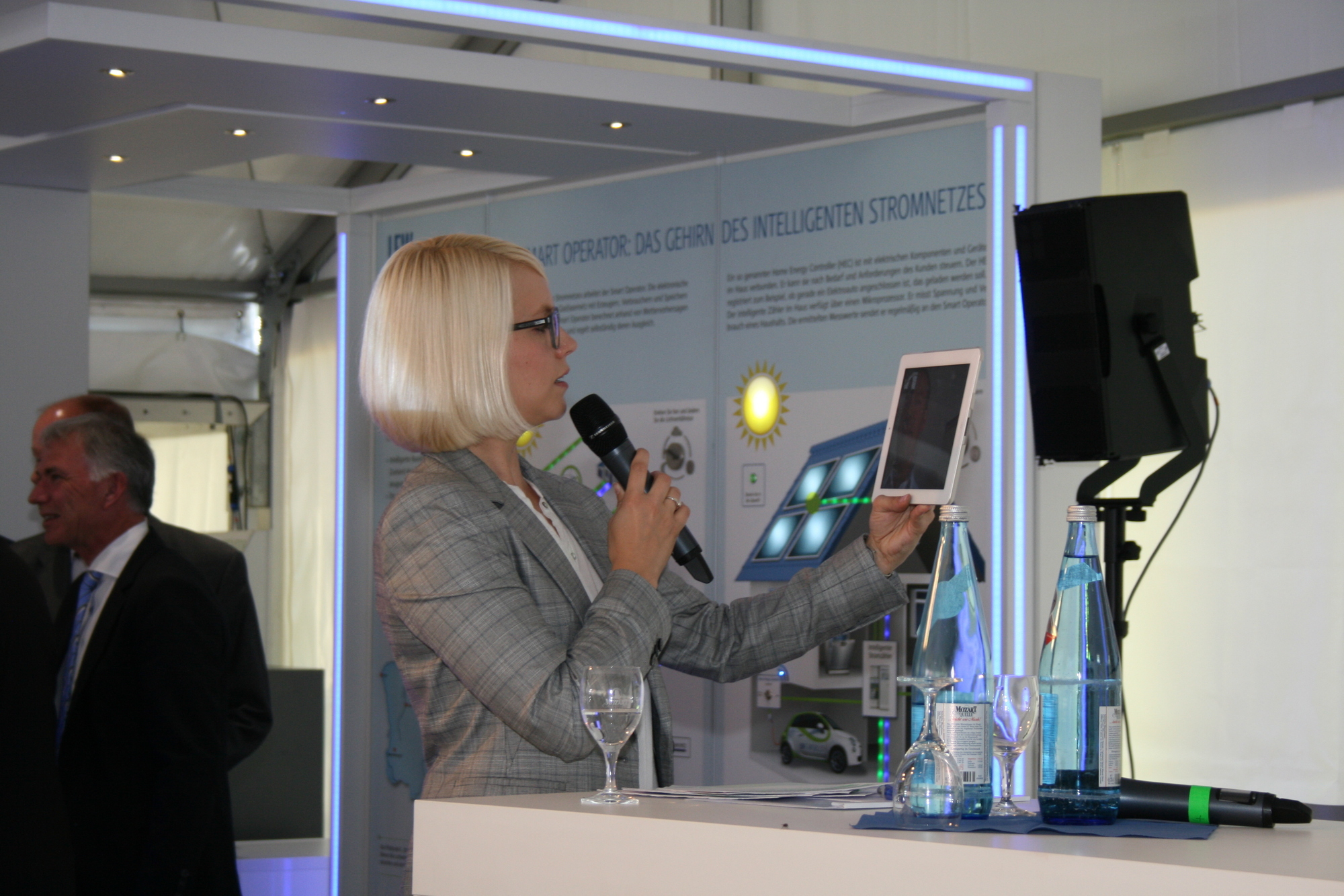 LEW und RWE drücken den Startknopf für eine neue intelligente Zukunft der Stromversorgung. Foto: B4B SCHWABEN