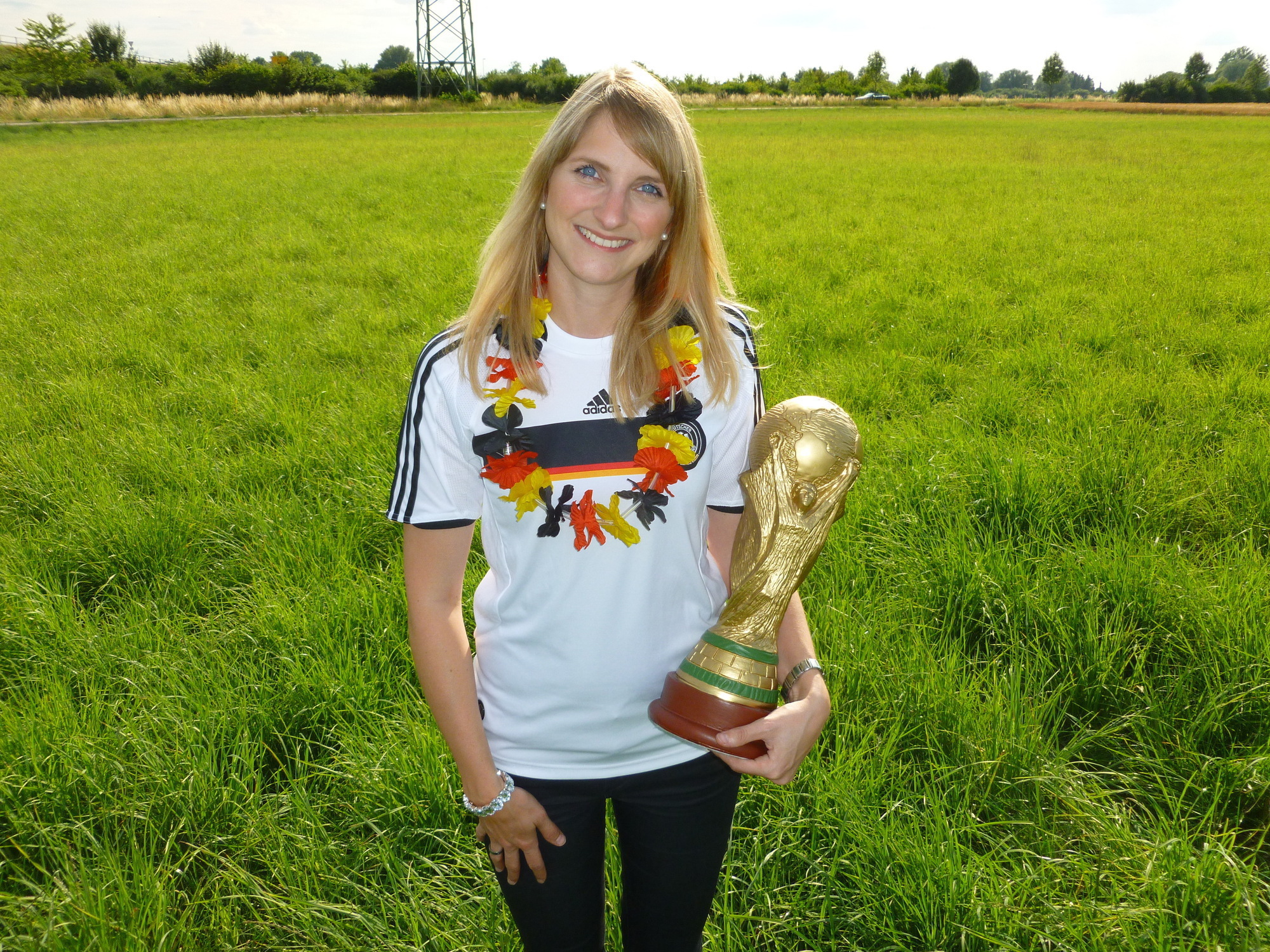 Melanie Watzka von ADV SCHODER ist die Vorrundensiegerin des B4B SCHWABEN WM Tippspiels! Foto: privat