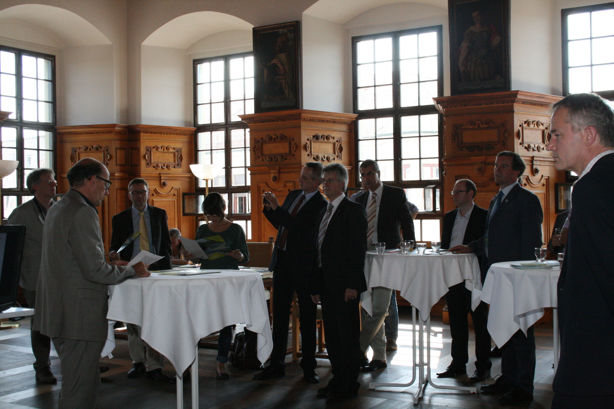 Die ökologisch vorbildlichen Unternehmen aus der Region erhielten ihre ÖKOPROFIT-Urkunde. Foto: B4B SCHWABEN