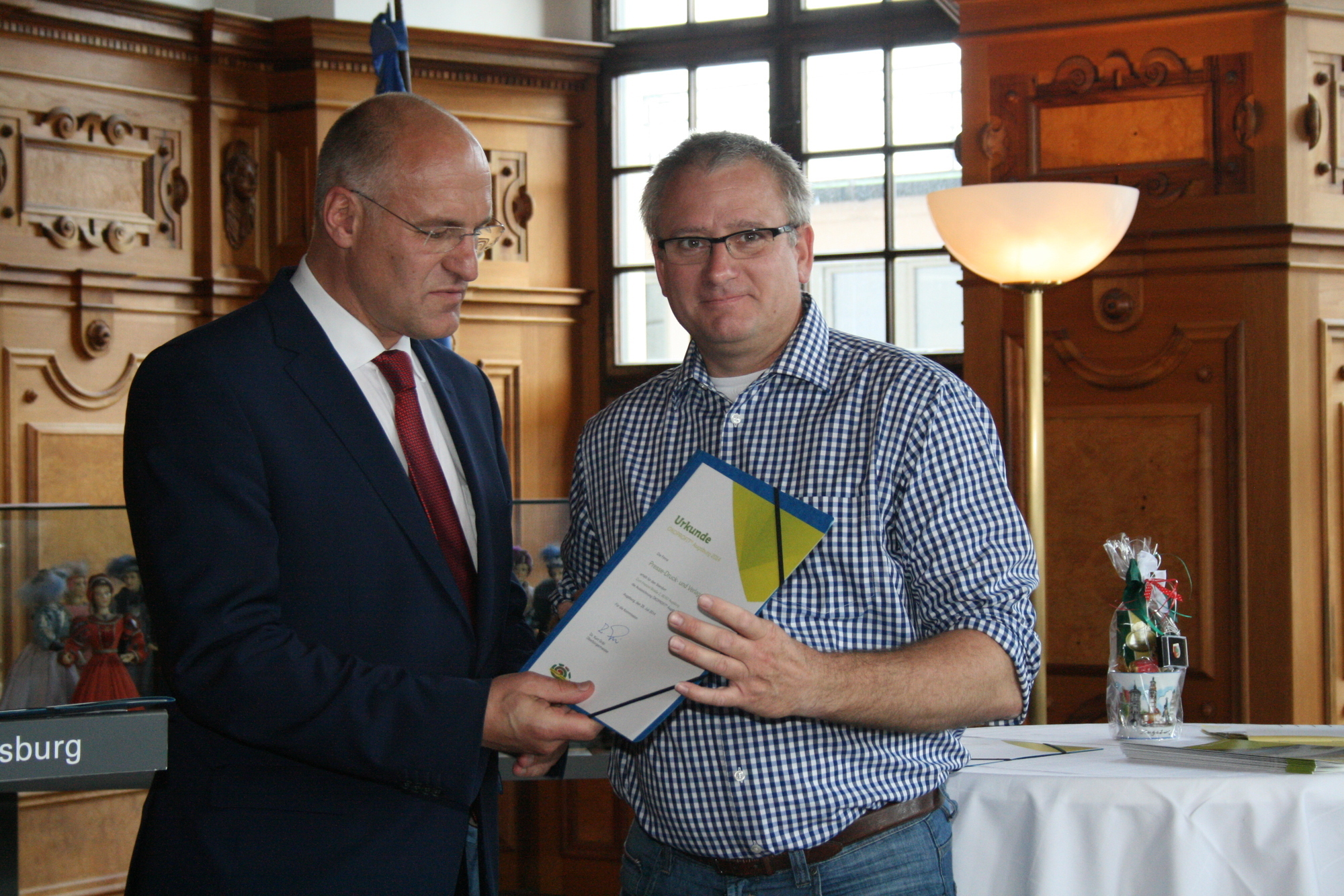 Die ökologisch vorbildlichen Unternehmen aus der Region erhielten ihre ÖKOPROFIT-Urkunde. Foto: B4B SCHWABEN