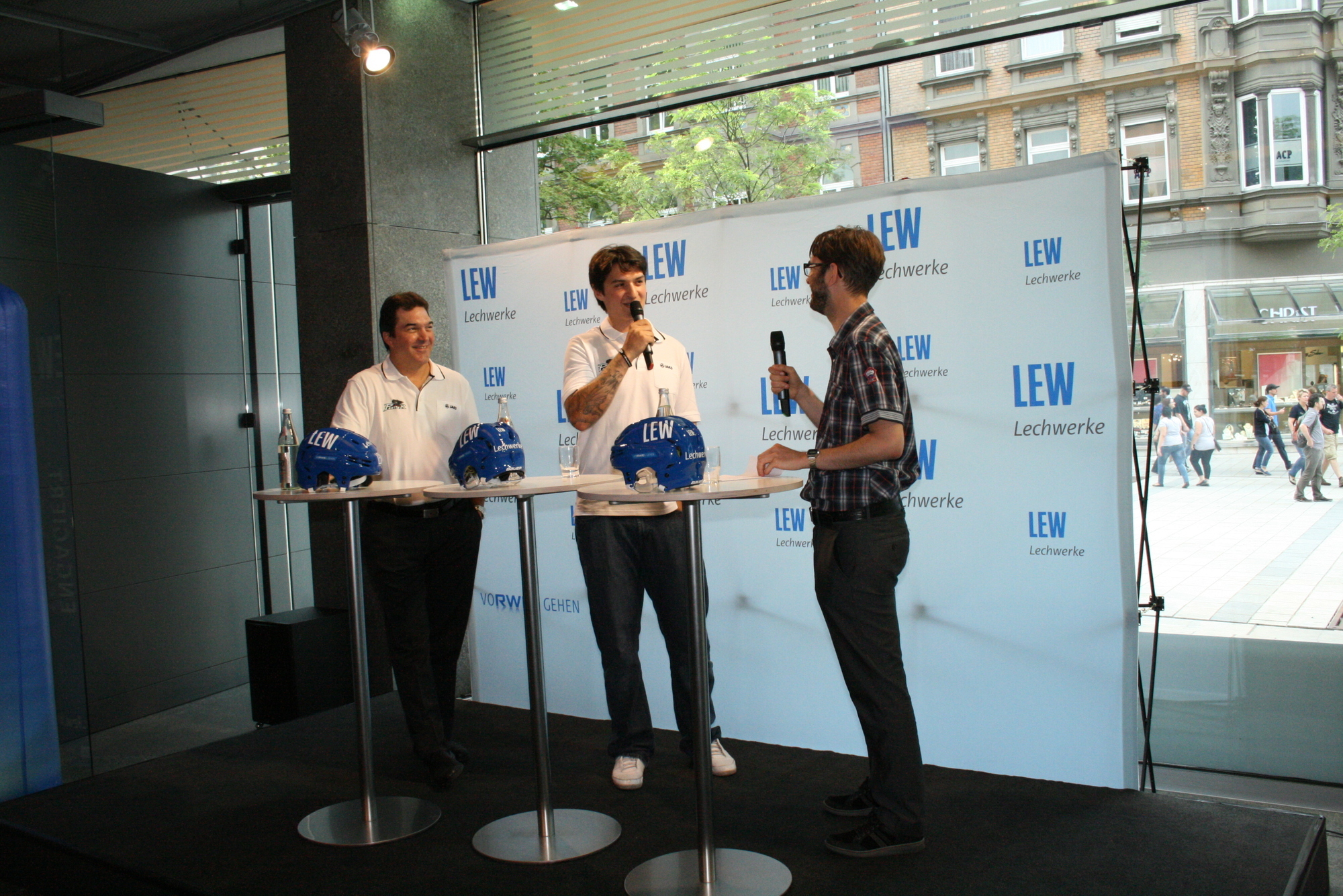 AEV Fanmeeting im LEW Energieladen