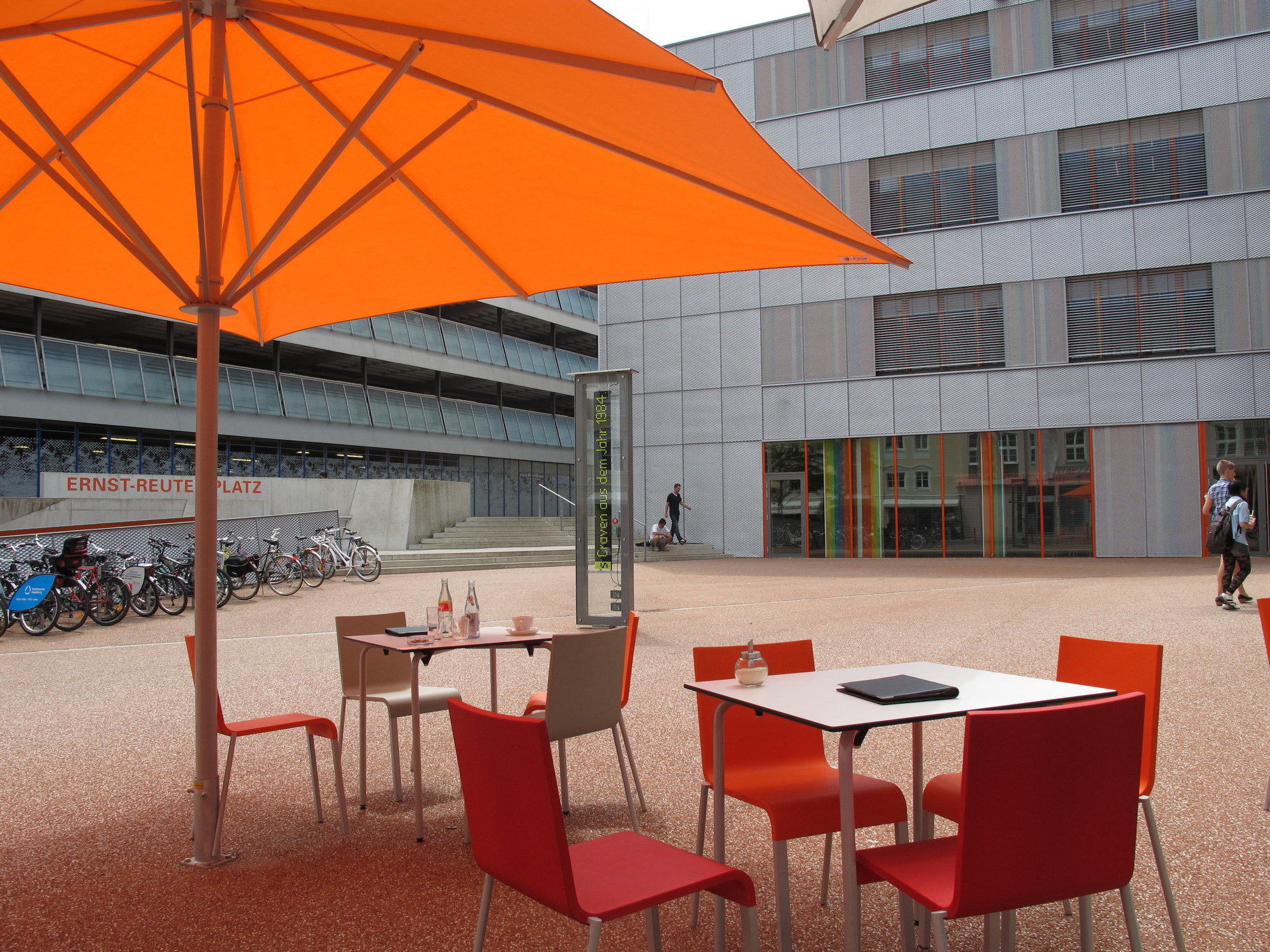 So sauber kann Augsburg sein. Hier an der neuen Stadtbücherei. Foto: B4B SCHWABEN