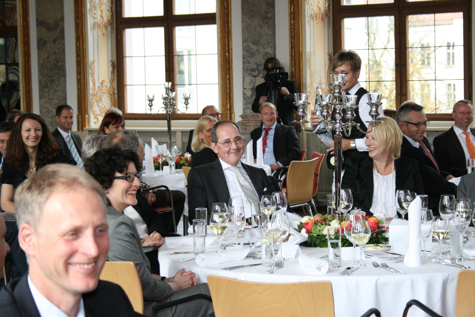 Rüdiger R. Burchardi, Vorstandssprecher der Dialog Lebensversicherungs-AG, verabschiedet sich. Foto: B4B SCHWABEN