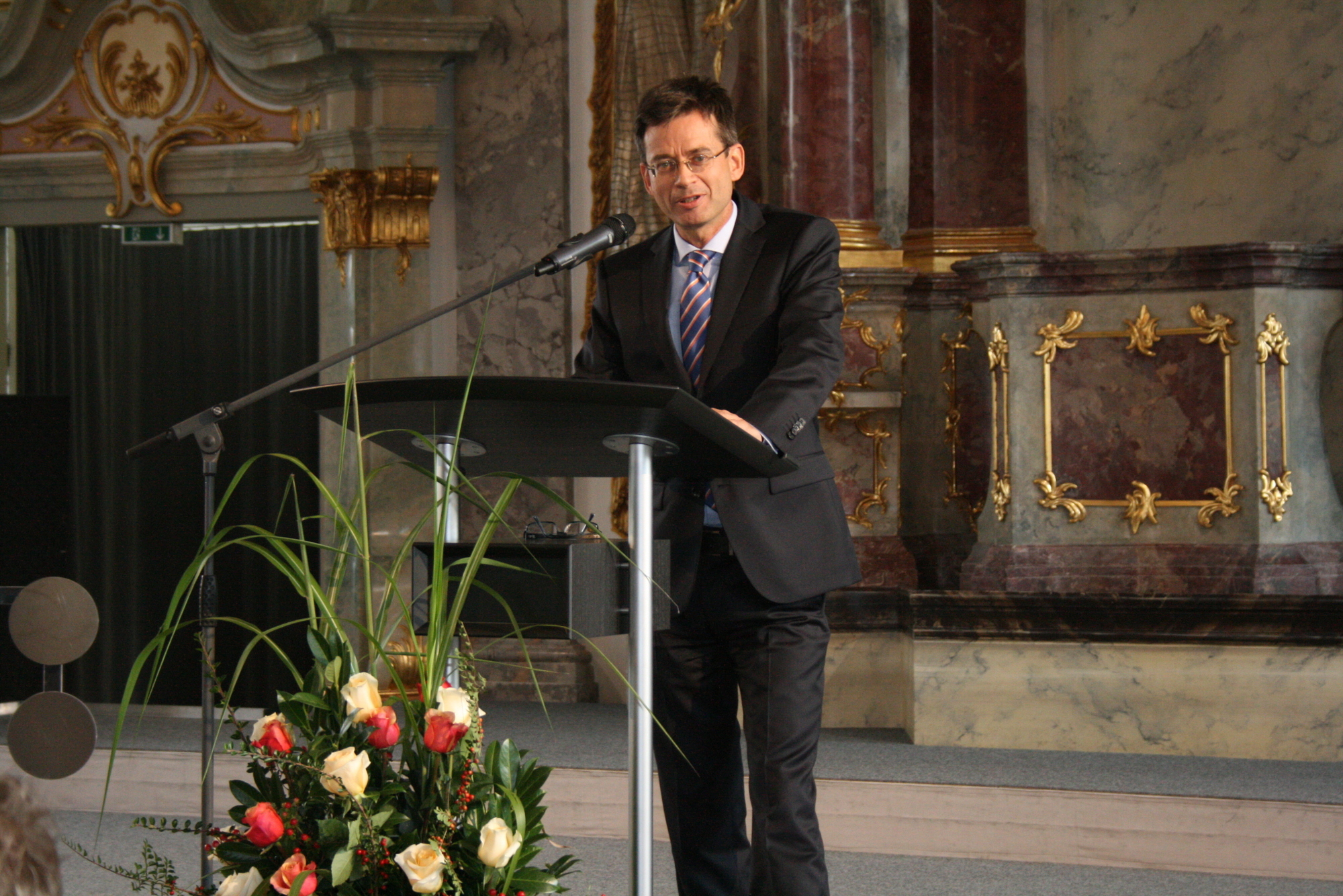 Rüdiger R. Burchardi, Vorstandssprecher der Dialog Lebensversicherungs-AG, verabschiedet sich. Foto: B4B SCHWABEN