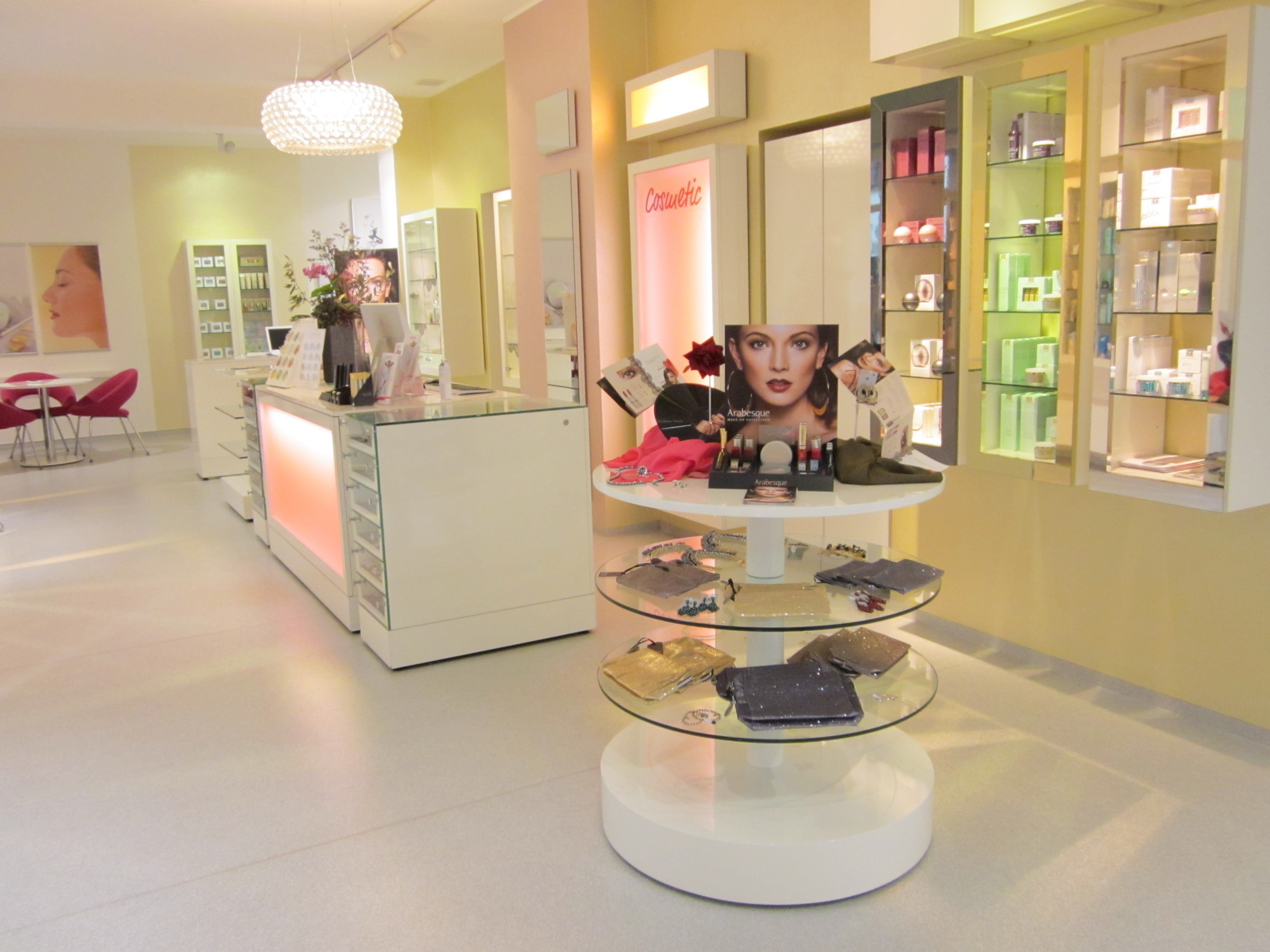 In der Cosmetic Gallery präsentierte die Ballett Company mit DR. GRANDEL die neue Kollektion. Foto: DR. GRANDEL