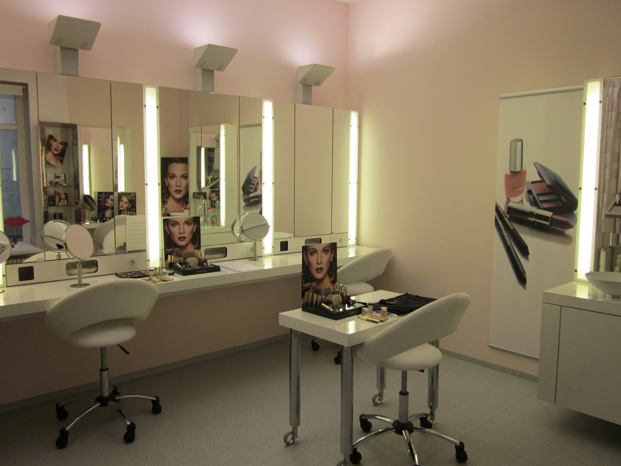 In der Cosmetic Gallery präsentierte die Ballett Company mit DR. GRANDEL die neue Kollektion. Foto: DR. GRANDEL