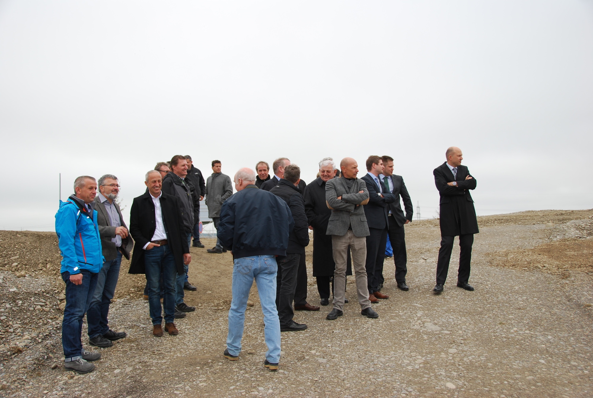 Der Spatenstich für das neue Logistikzentrum in Wolfertschwenden wurde gesetzt. Foto: B4B SCHWABEN