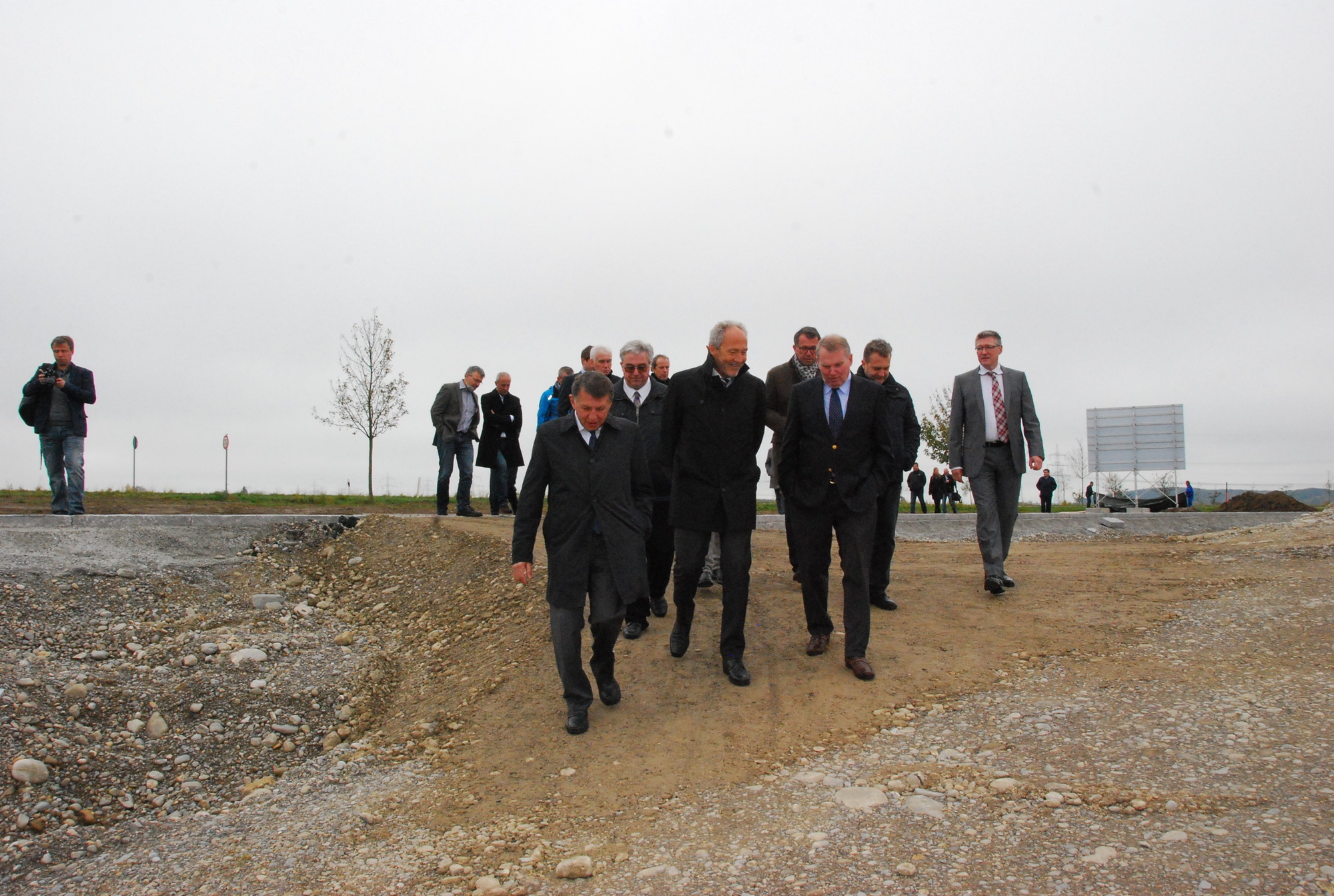 Der Spatenstich für das neue Logistikzentrum in Wolfertschwenden wurde gesetzt. Foto: B4B SCHWABEN