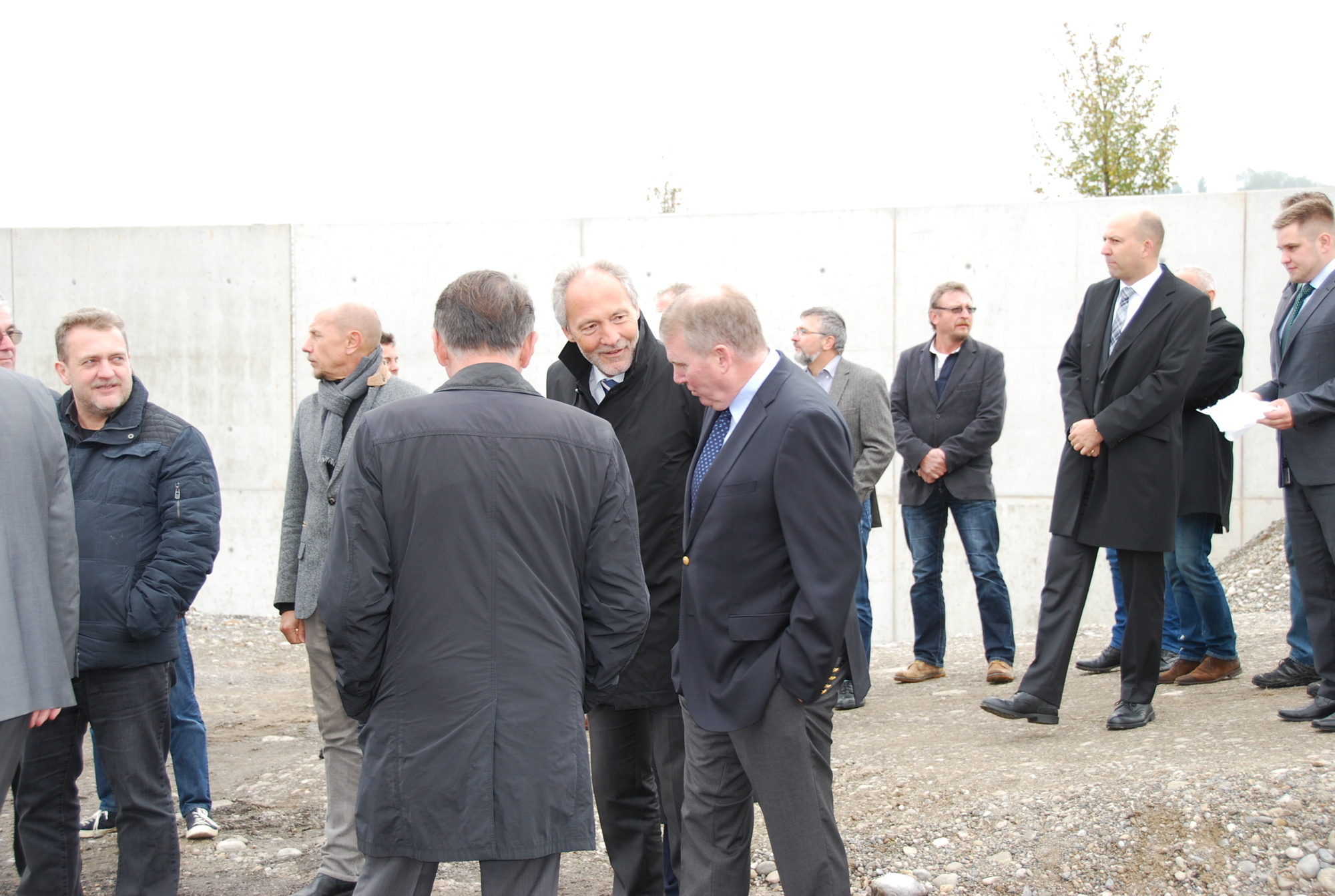 Der Spatenstich für das neue Logistikzentrum in Wolfertschwenden wurde gesetzt. Foto: B4B SCHWABEN